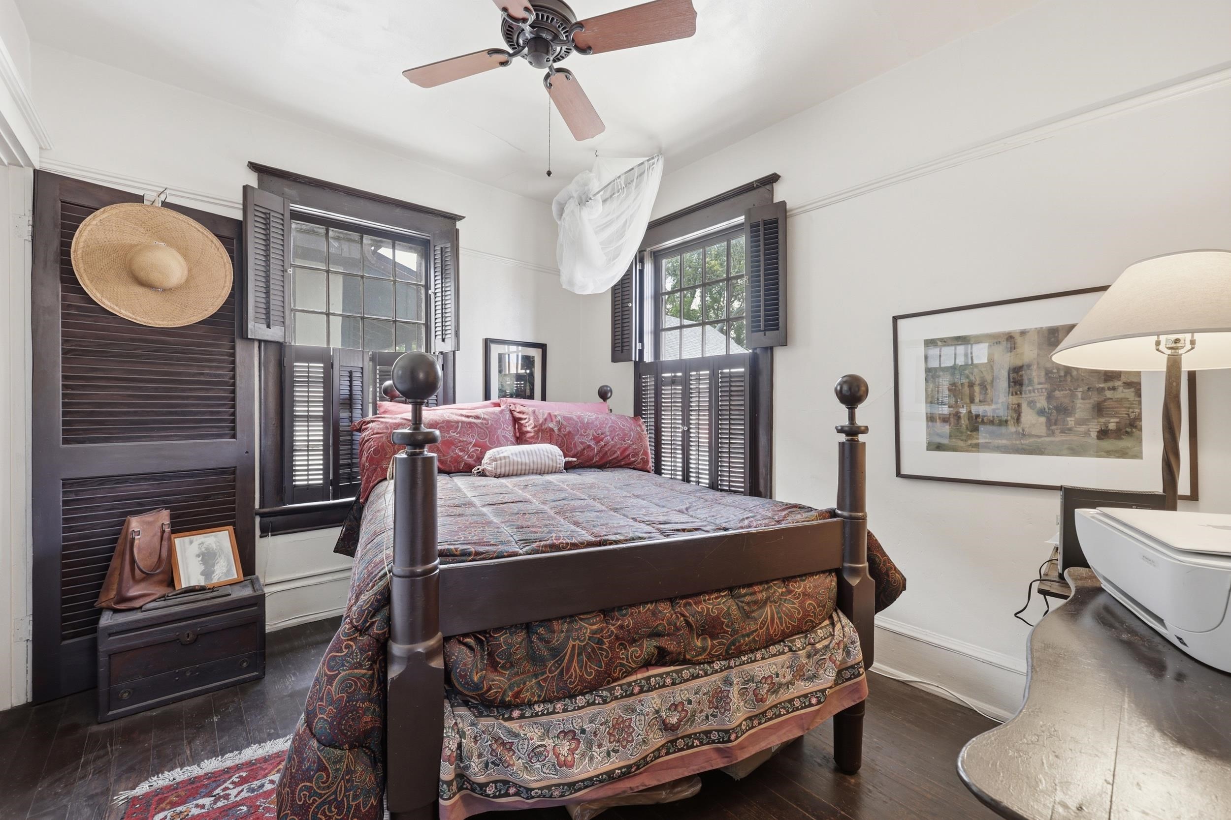 Image 32 of 100 For 50 Charlotte St