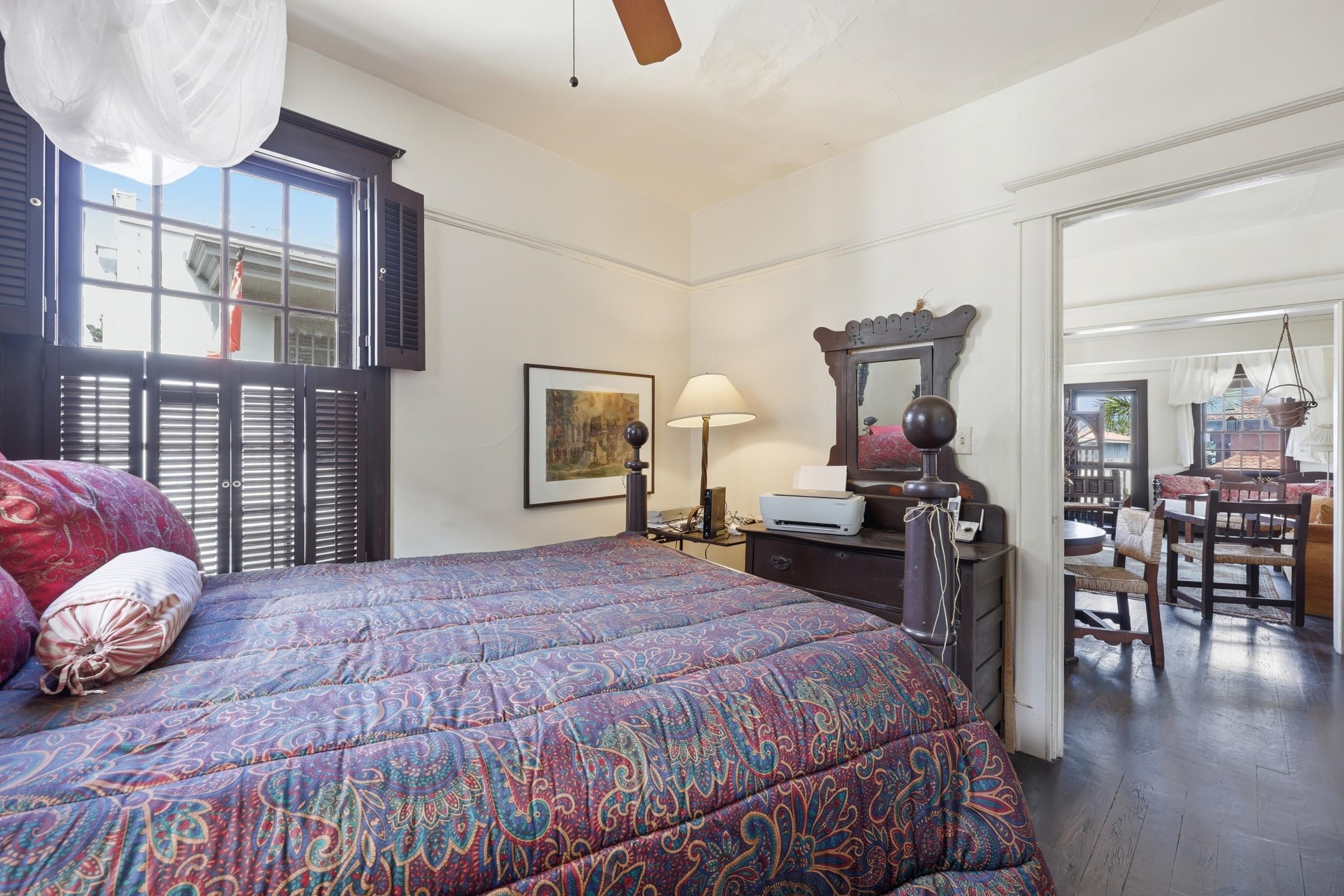 Image 33 of 100 For 50 Charlotte St