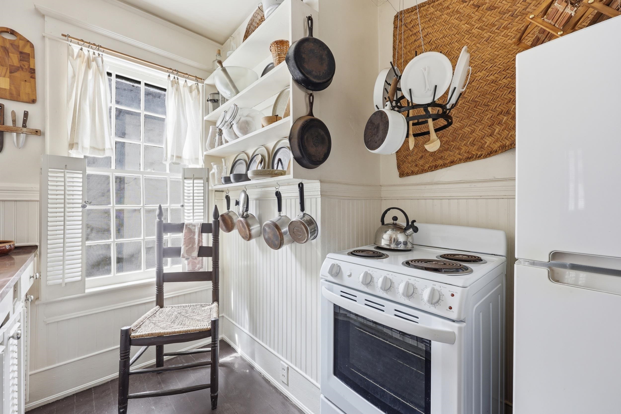 Image 38 of 100 For 50 Charlotte St