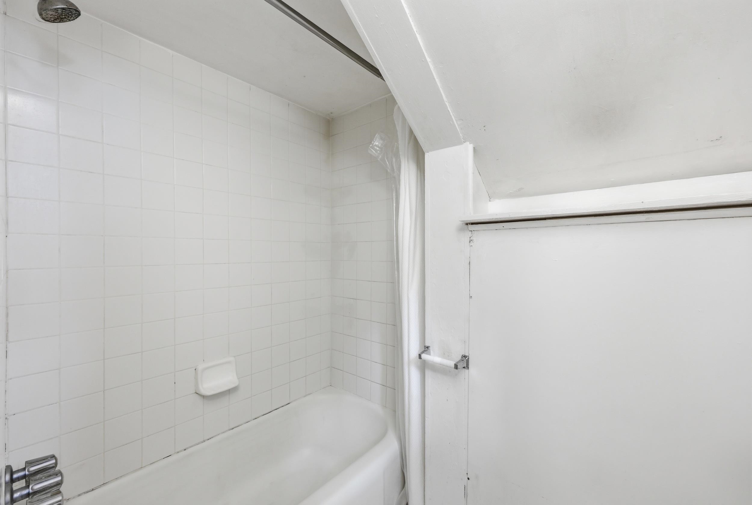 Image 68 of 100 For 50 Charlotte St