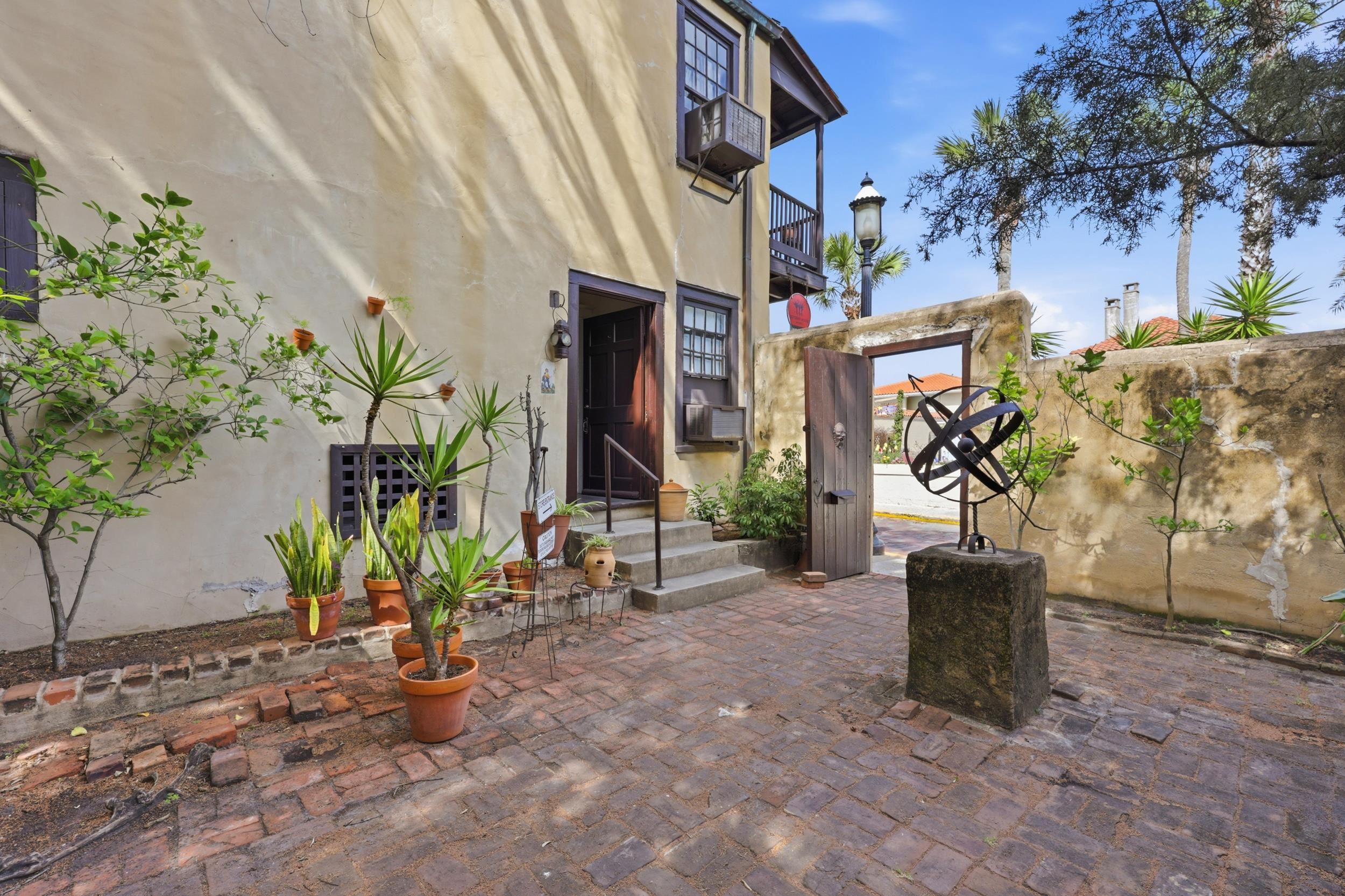 Image 71 of 100 For 50 Charlotte St