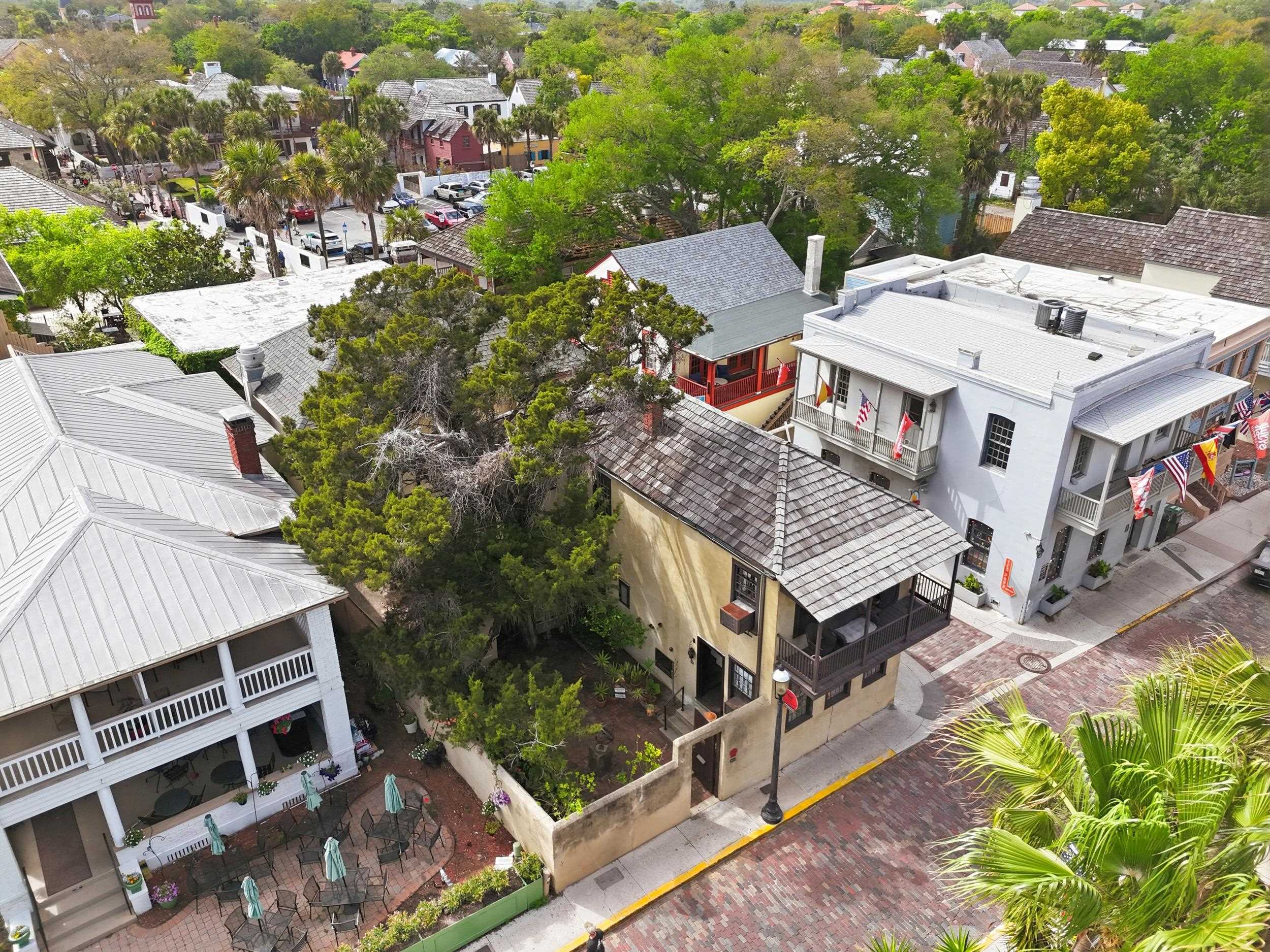 Image 82 of 100 For 50 Charlotte St