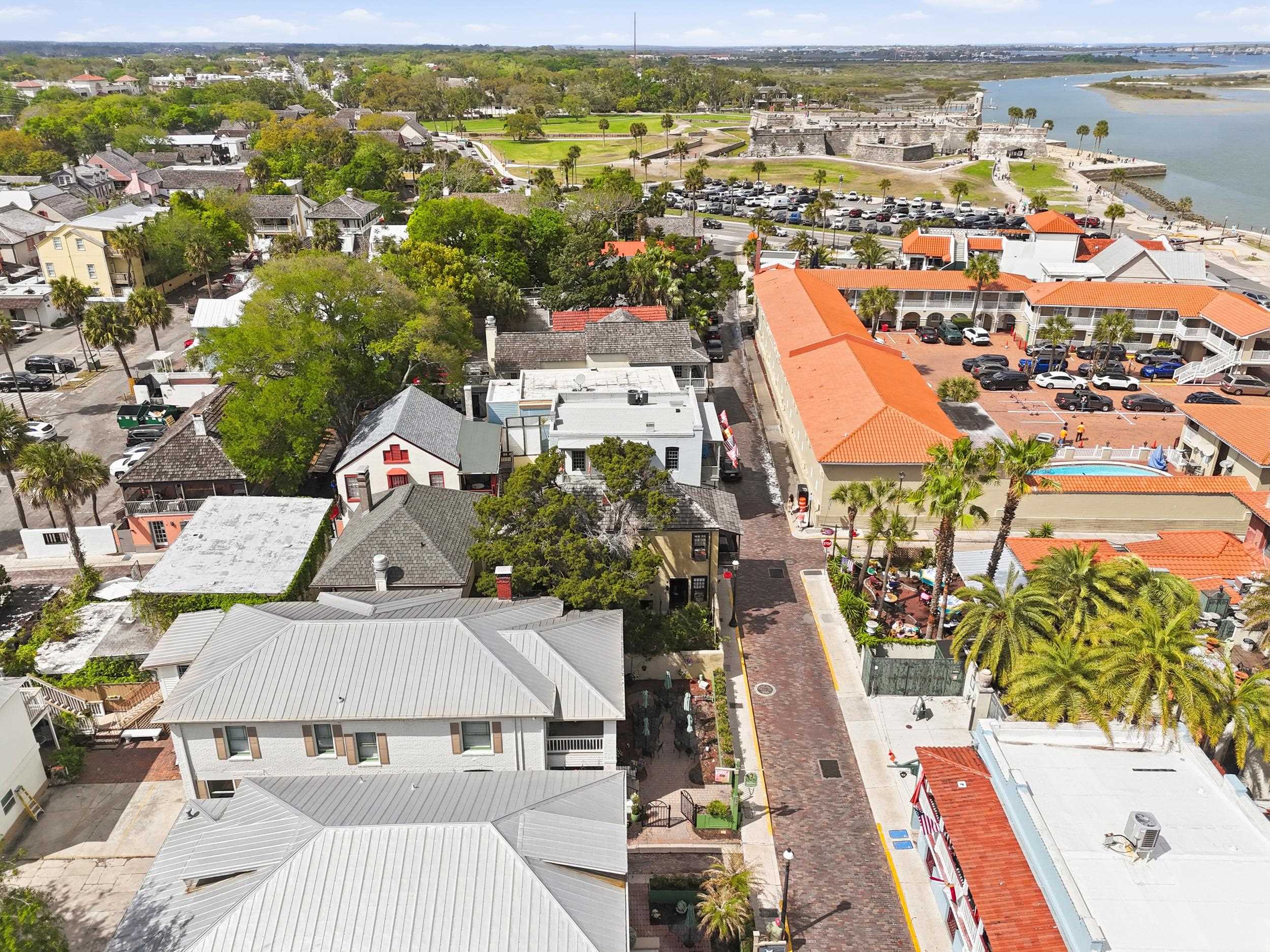 Image 87 of 100 For 50 Charlotte St