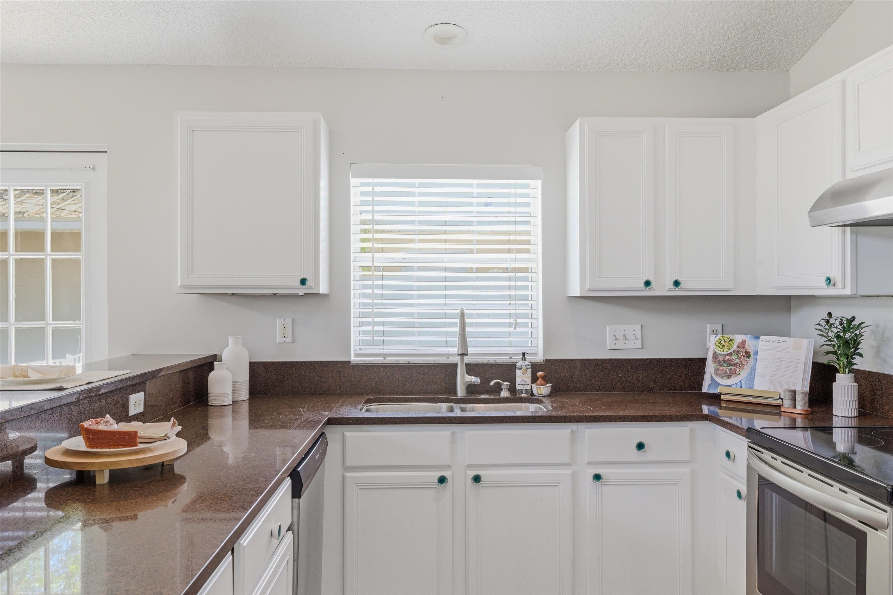 Image 13 of 28 For 207 11th St  