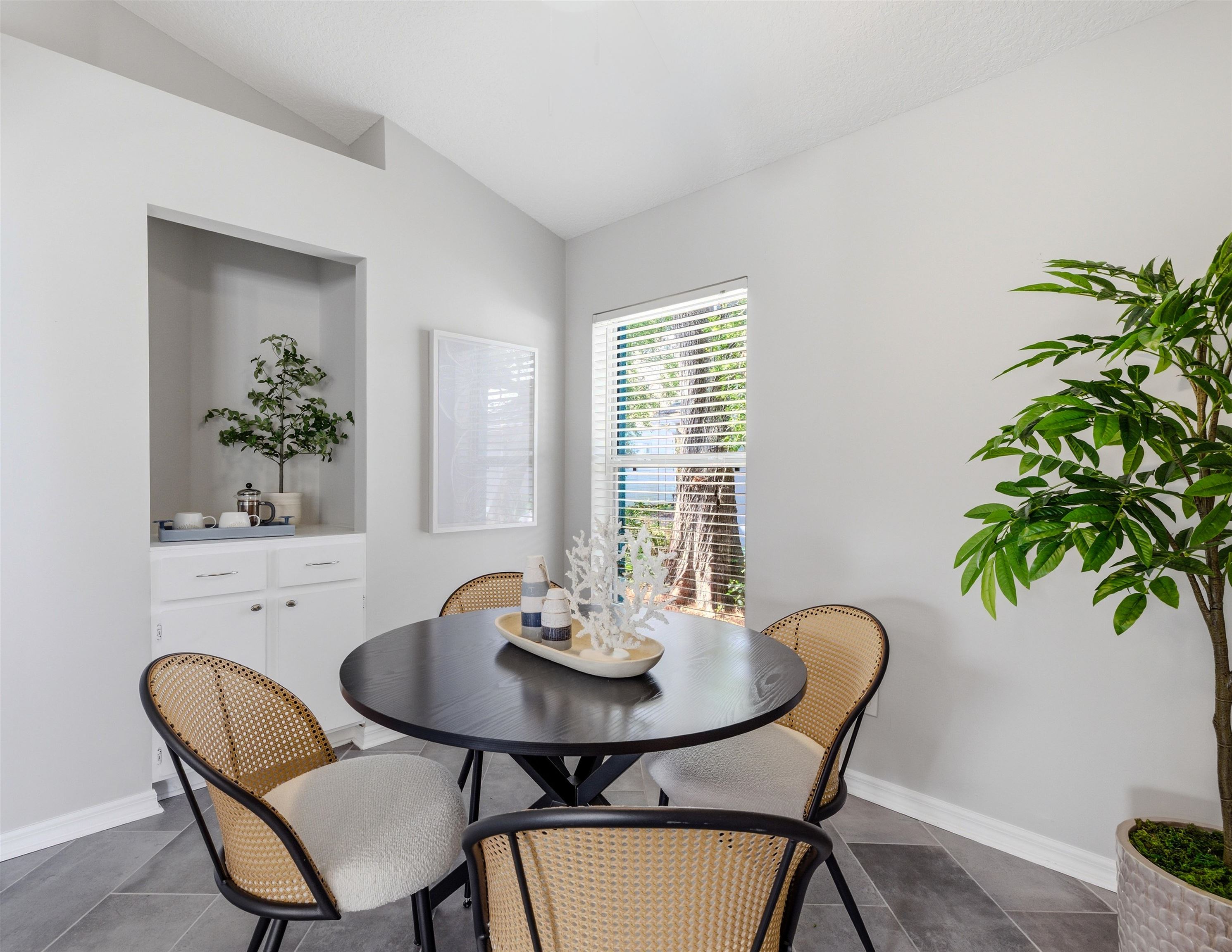 Image 18 of 28 For 207 11th St  