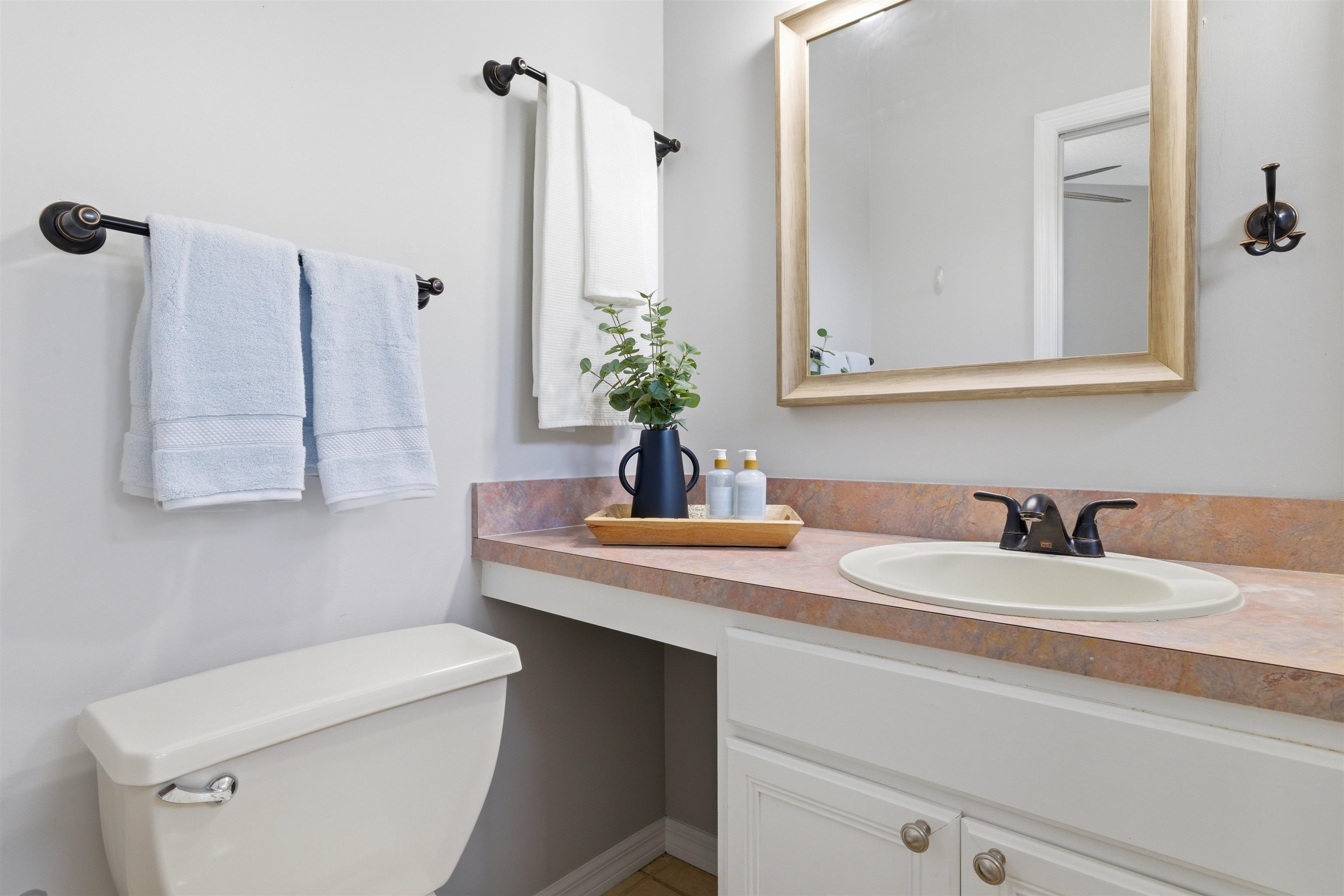 Image 21 of 28 For 207 11th St  