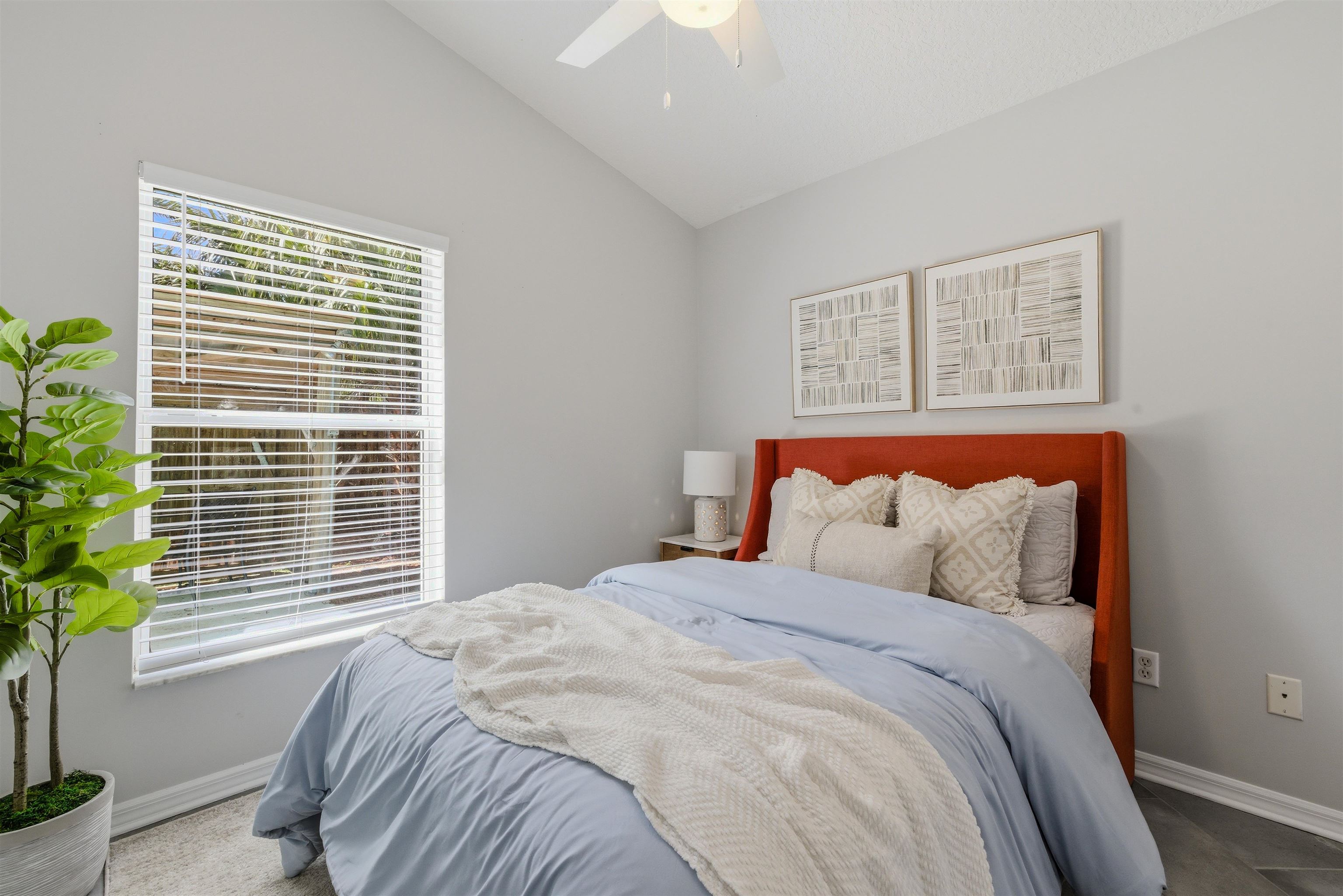 Image 22 of 28 For 207 11th St  