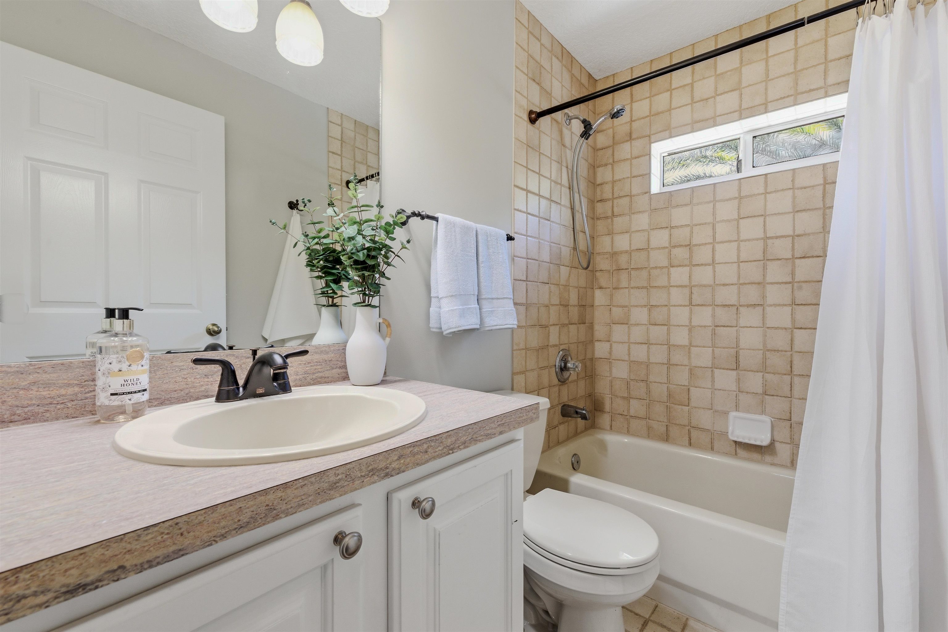 Image 23 of 28 For 207 11th St  