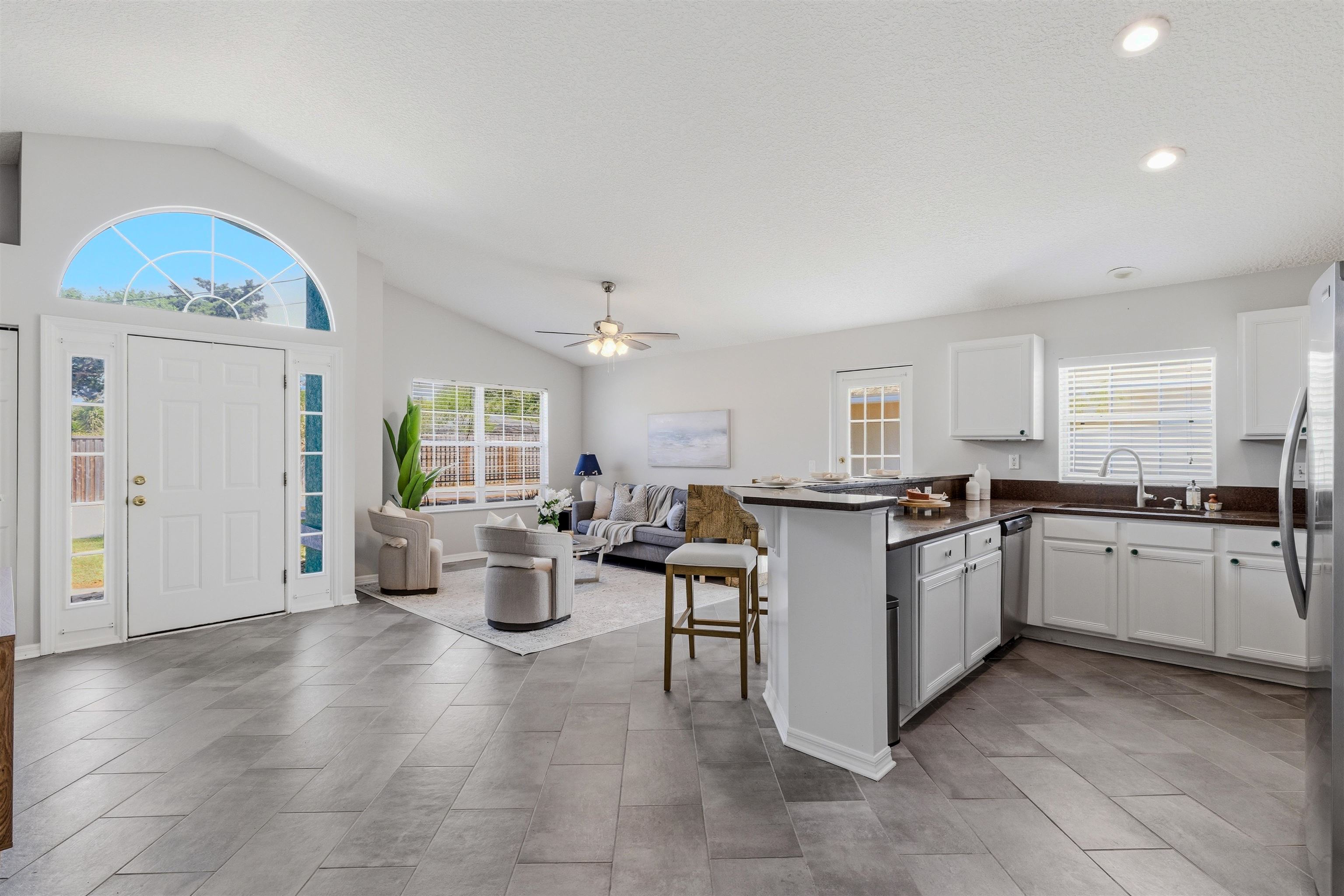 Image 9 of 28 For 207 11th St  