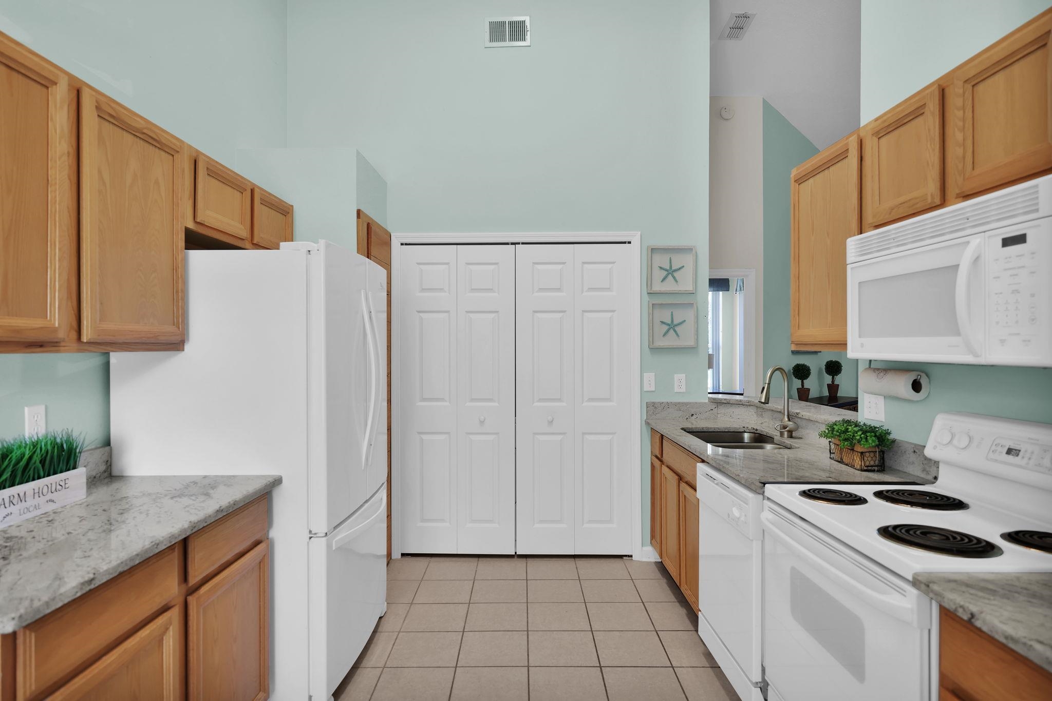 Image 14 of 32 For 1305 Royal Troon Ln