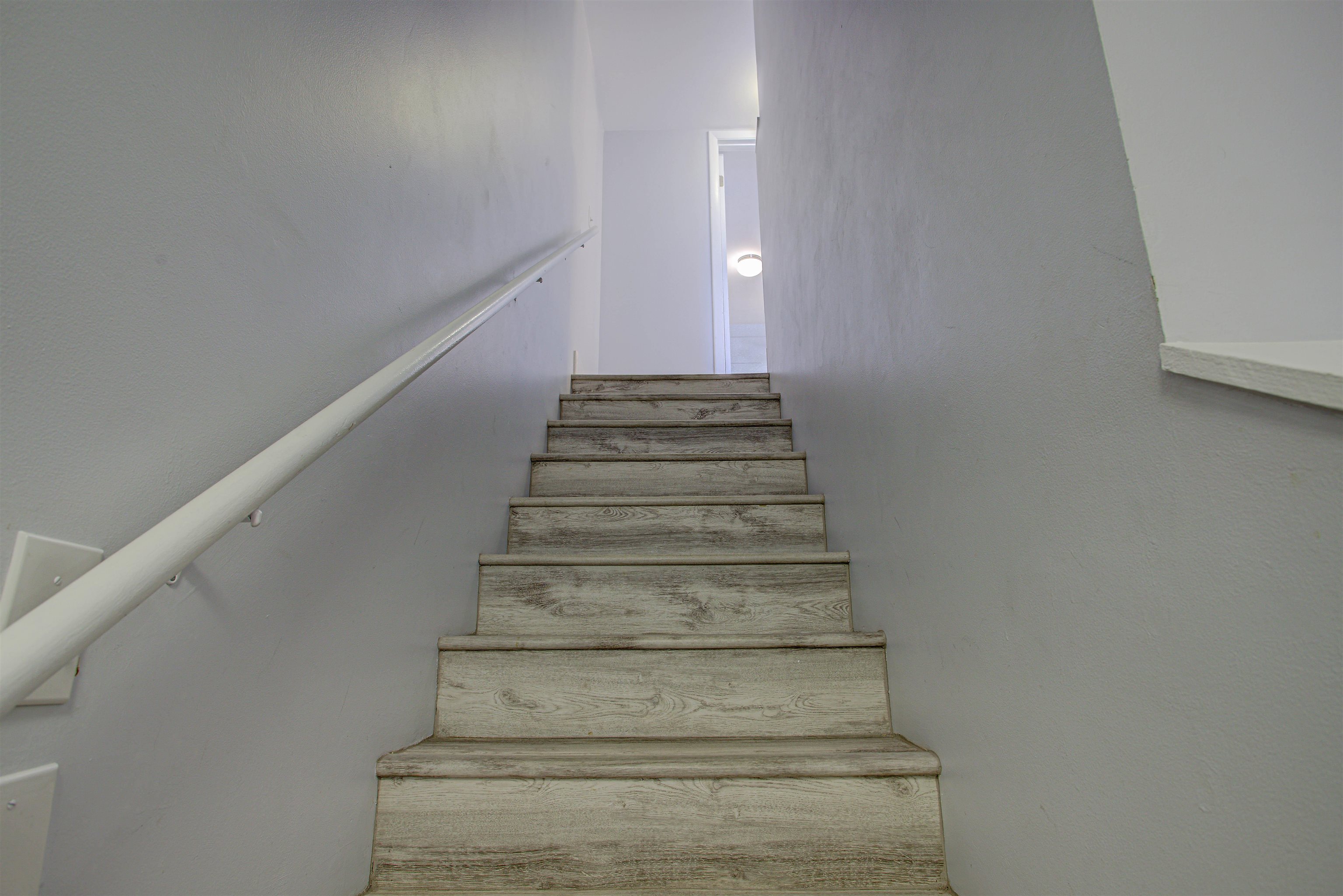 Image 14 of 23 For 390 A1a Beach Blvd  43