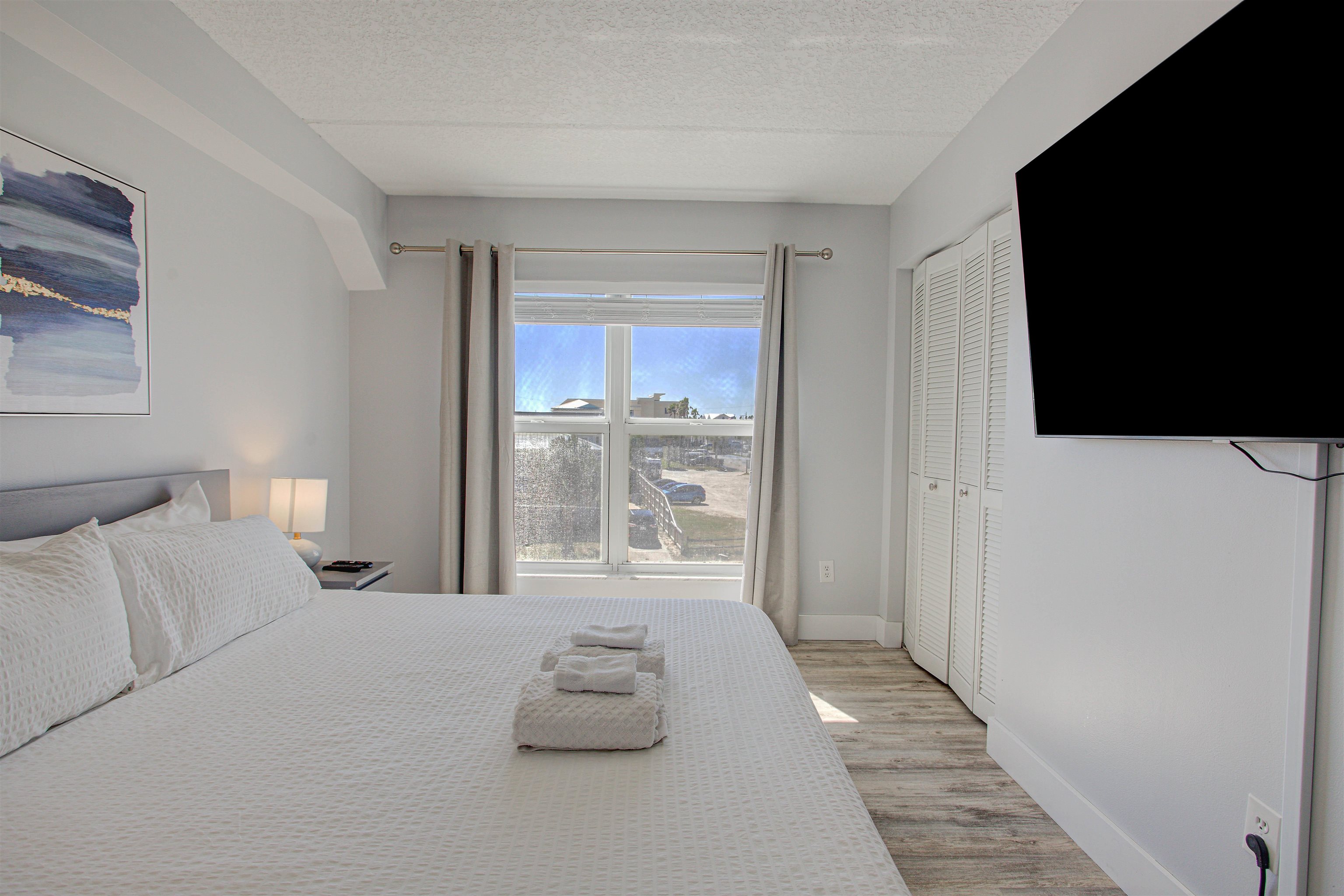 Image 15 of 23 For 390 A1a Beach Blvd  43