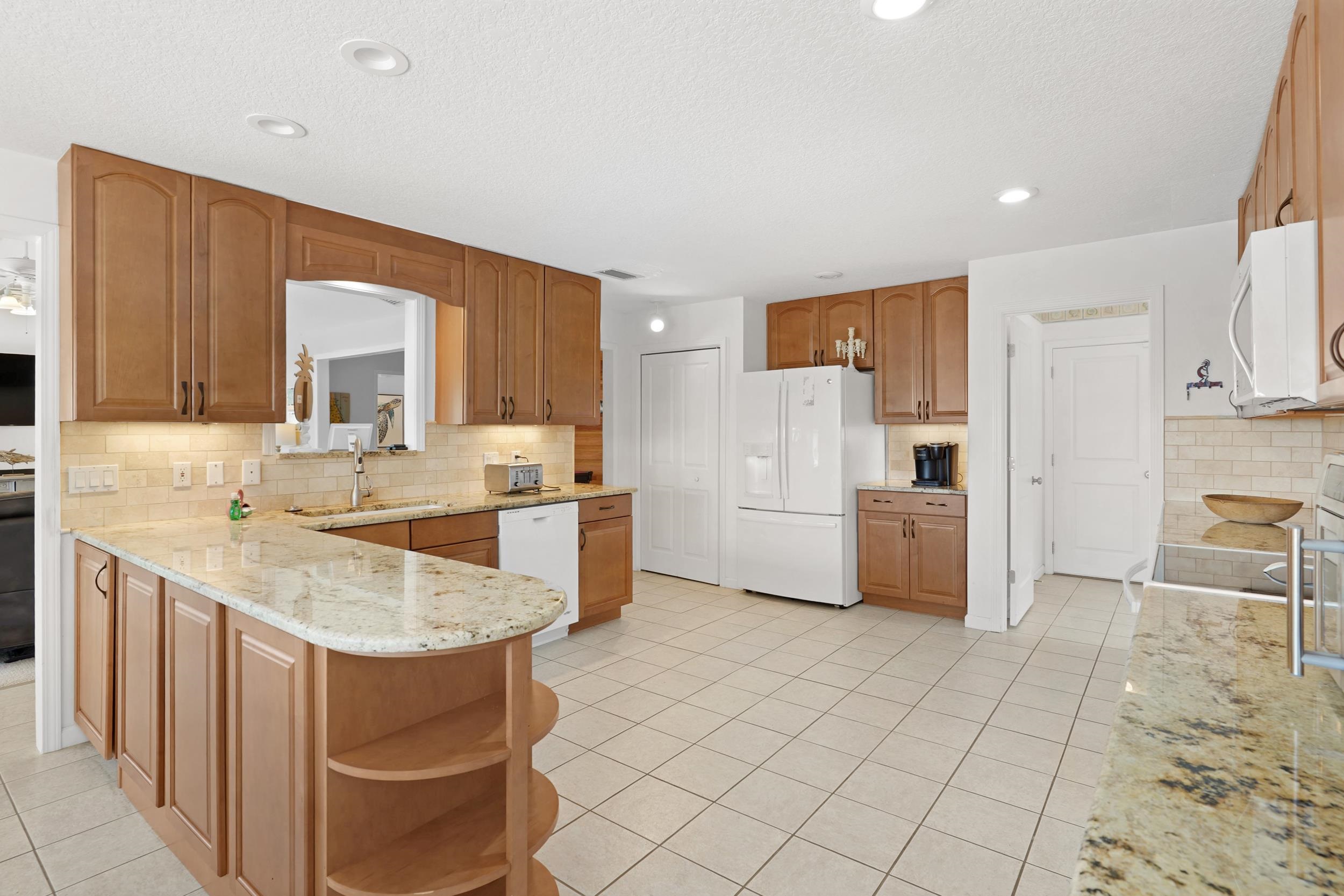 Image 16 of 59 For 7101 Middleton Ave