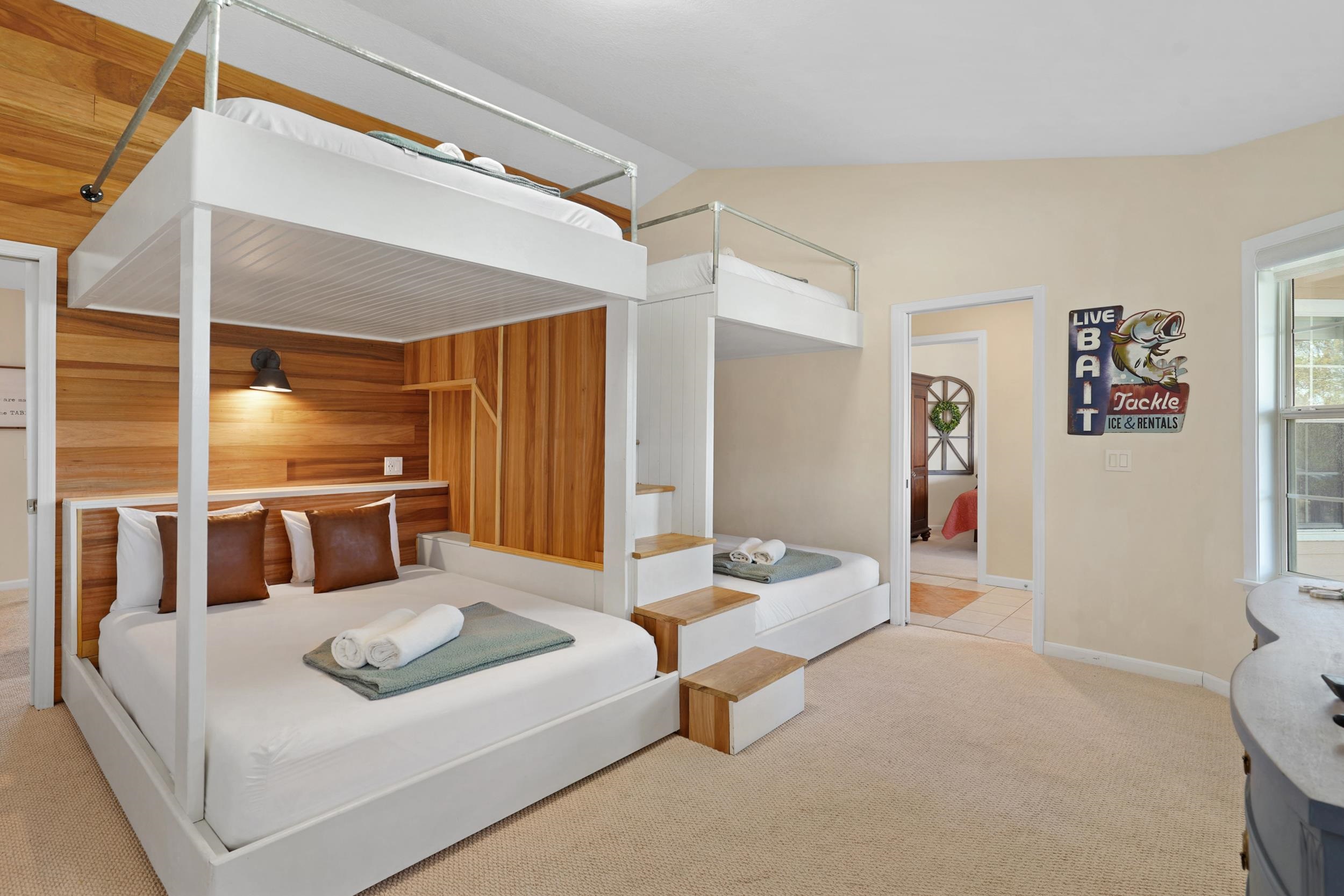 Image 28 of 59 For 7101 Middleton Ave