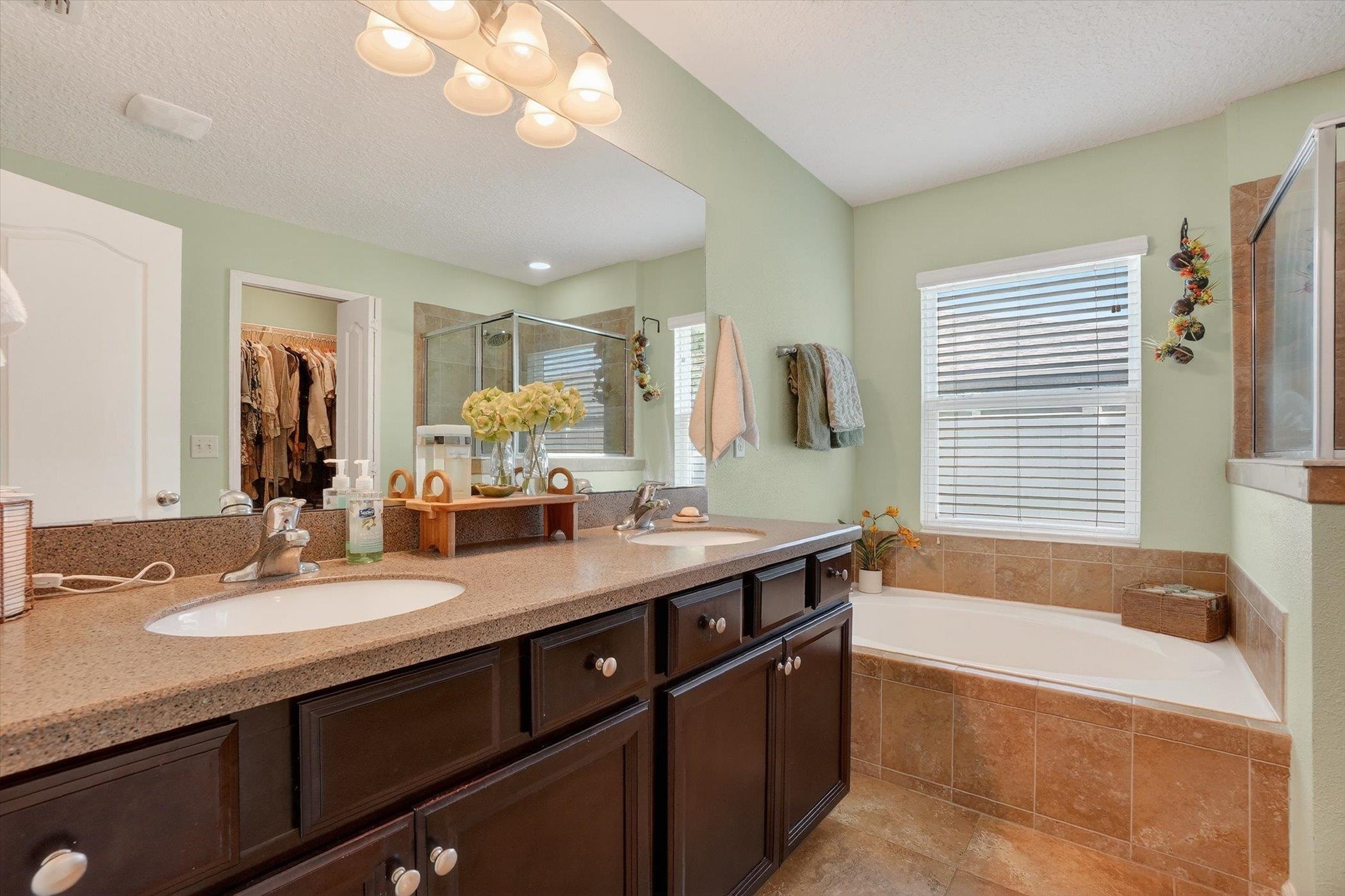 Image 28 of 45 For 137 Fallen Timber Way