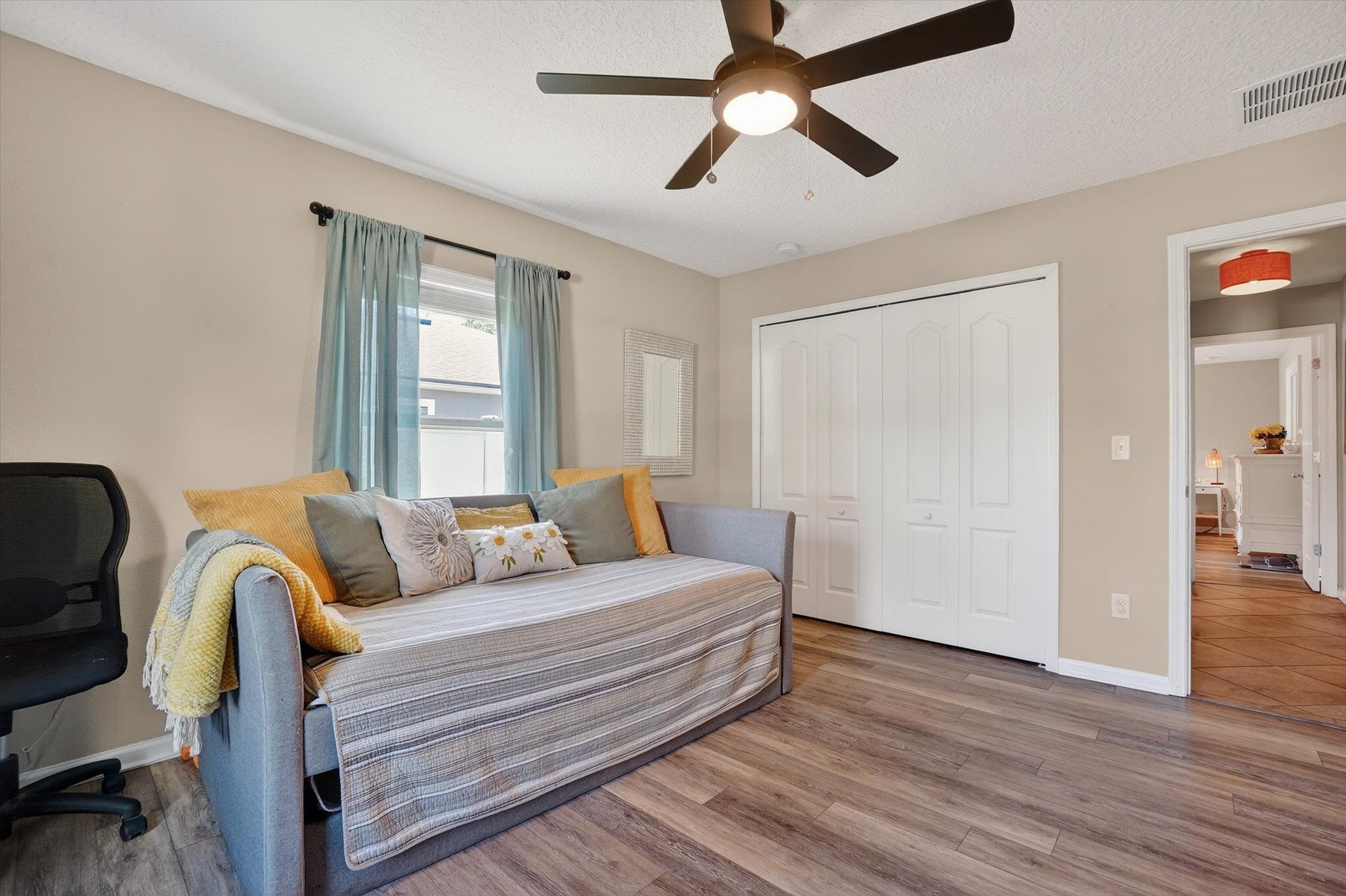 Image 31 of 45 For 137 Fallen Timber Way