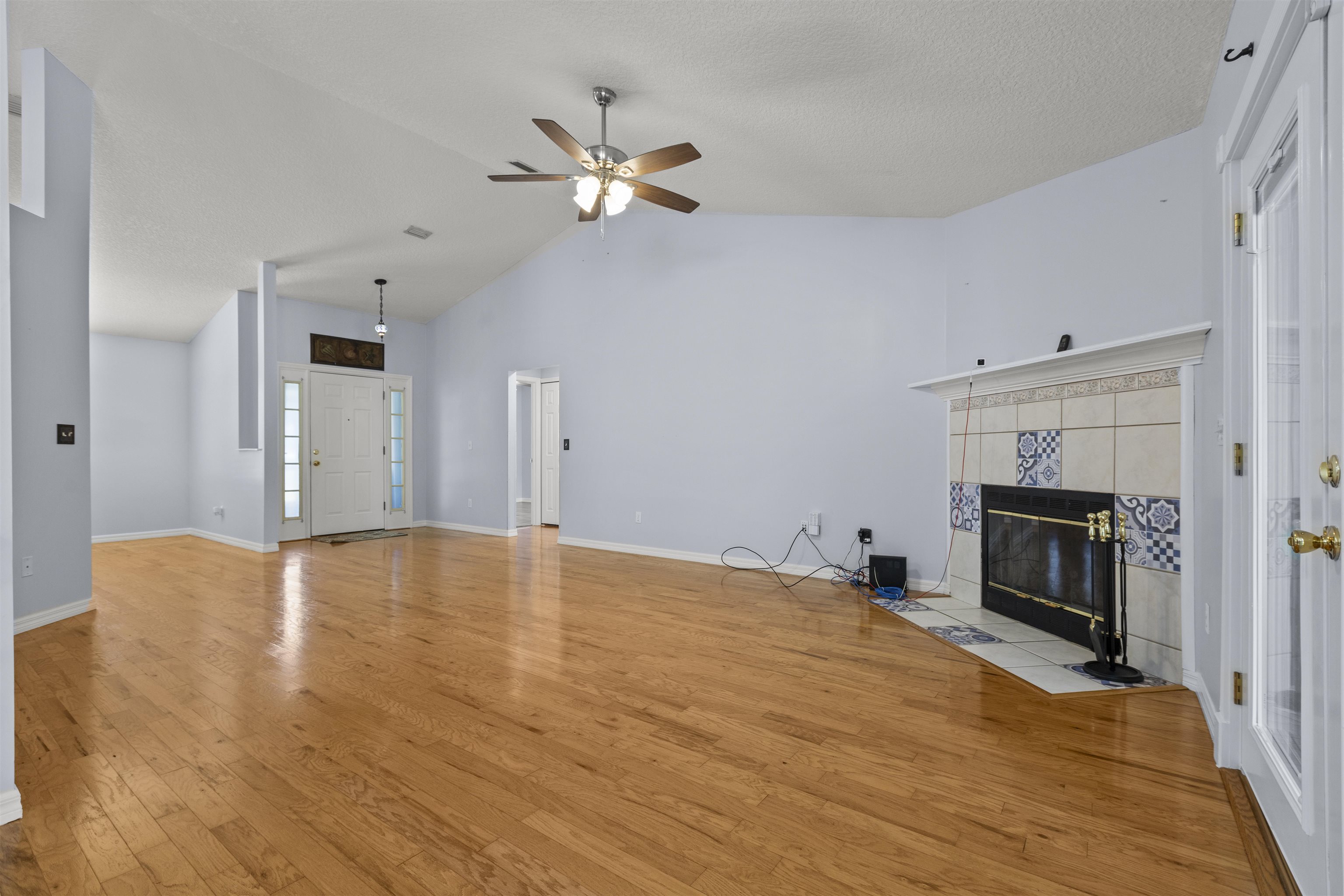 Image 10 of 40 For 4025 Red Pine Lane