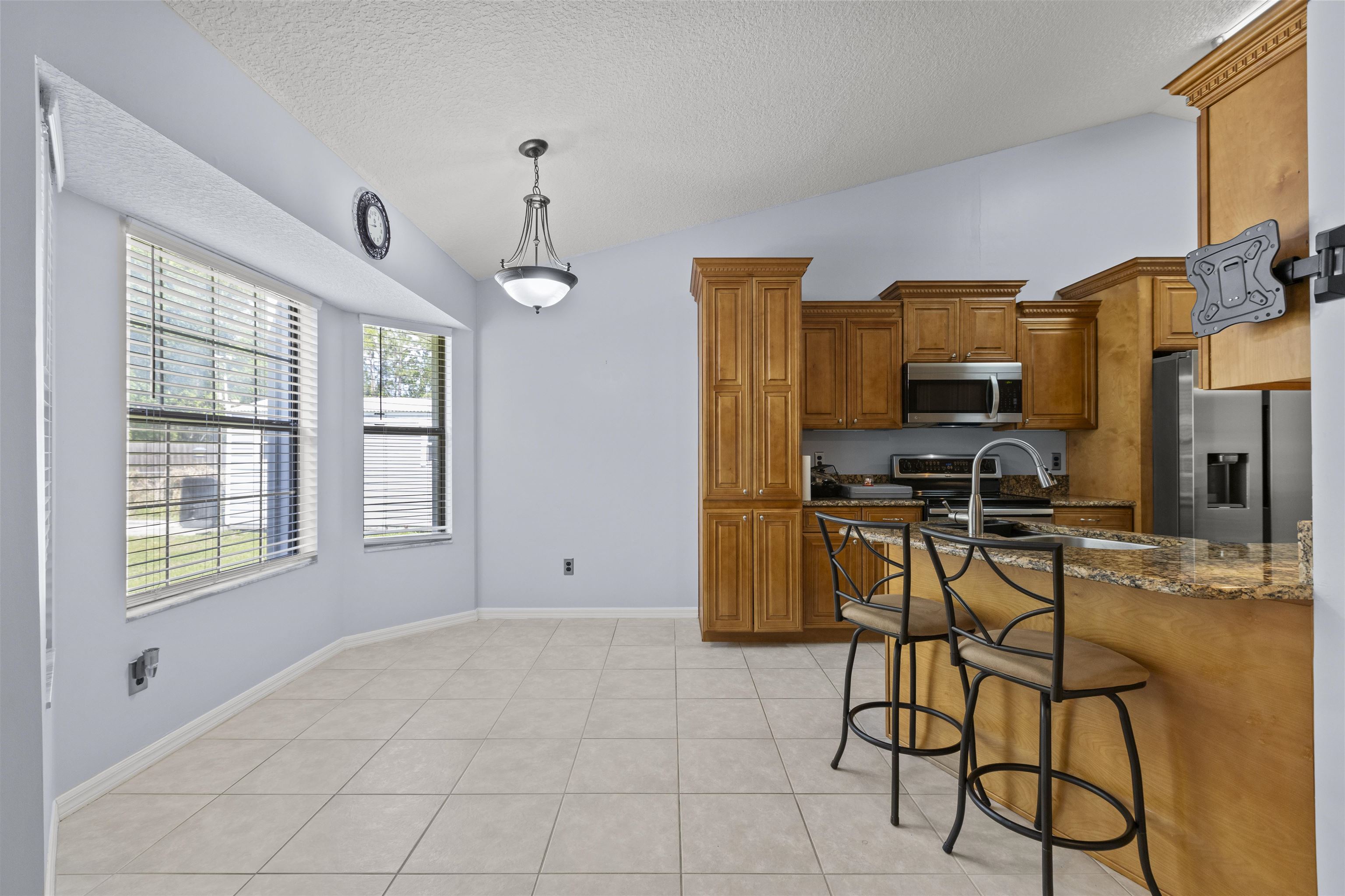 Image 11 of 40 For 4025 Red Pine Lane