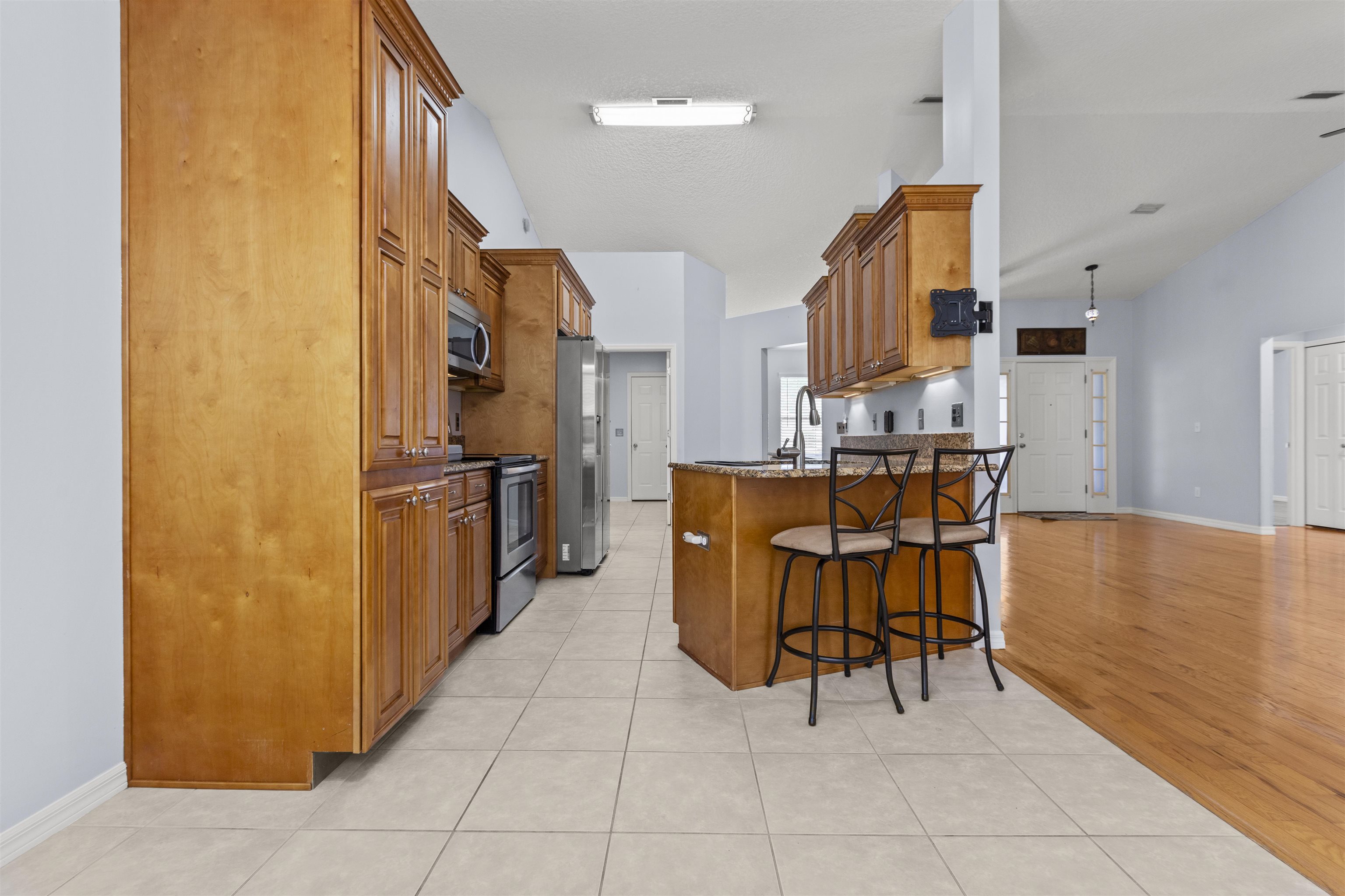 Image 12 of 40 For 4025 Red Pine Lane