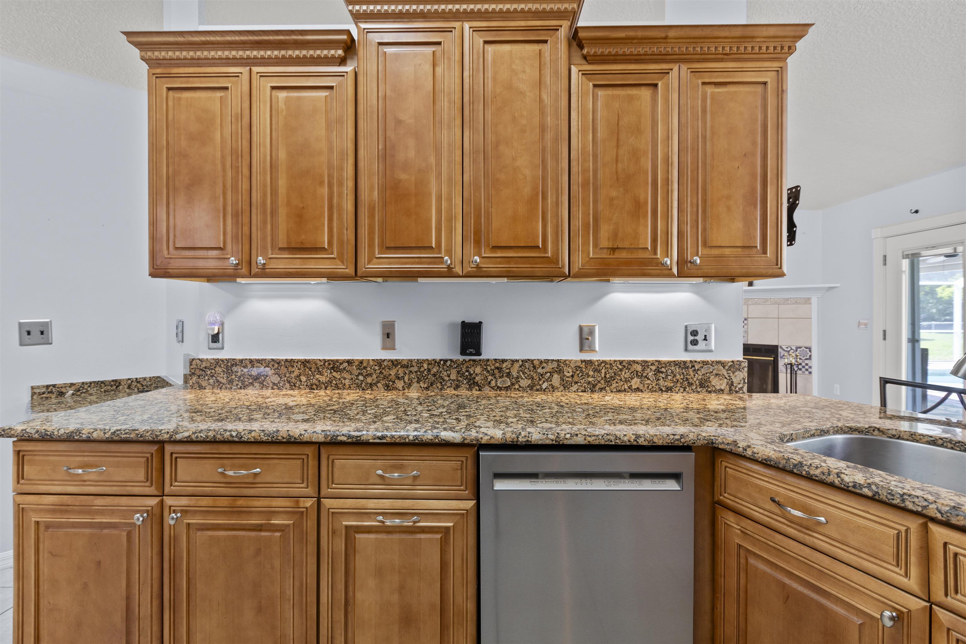 Image 15 of 40 For 4025 Red Pine Lane