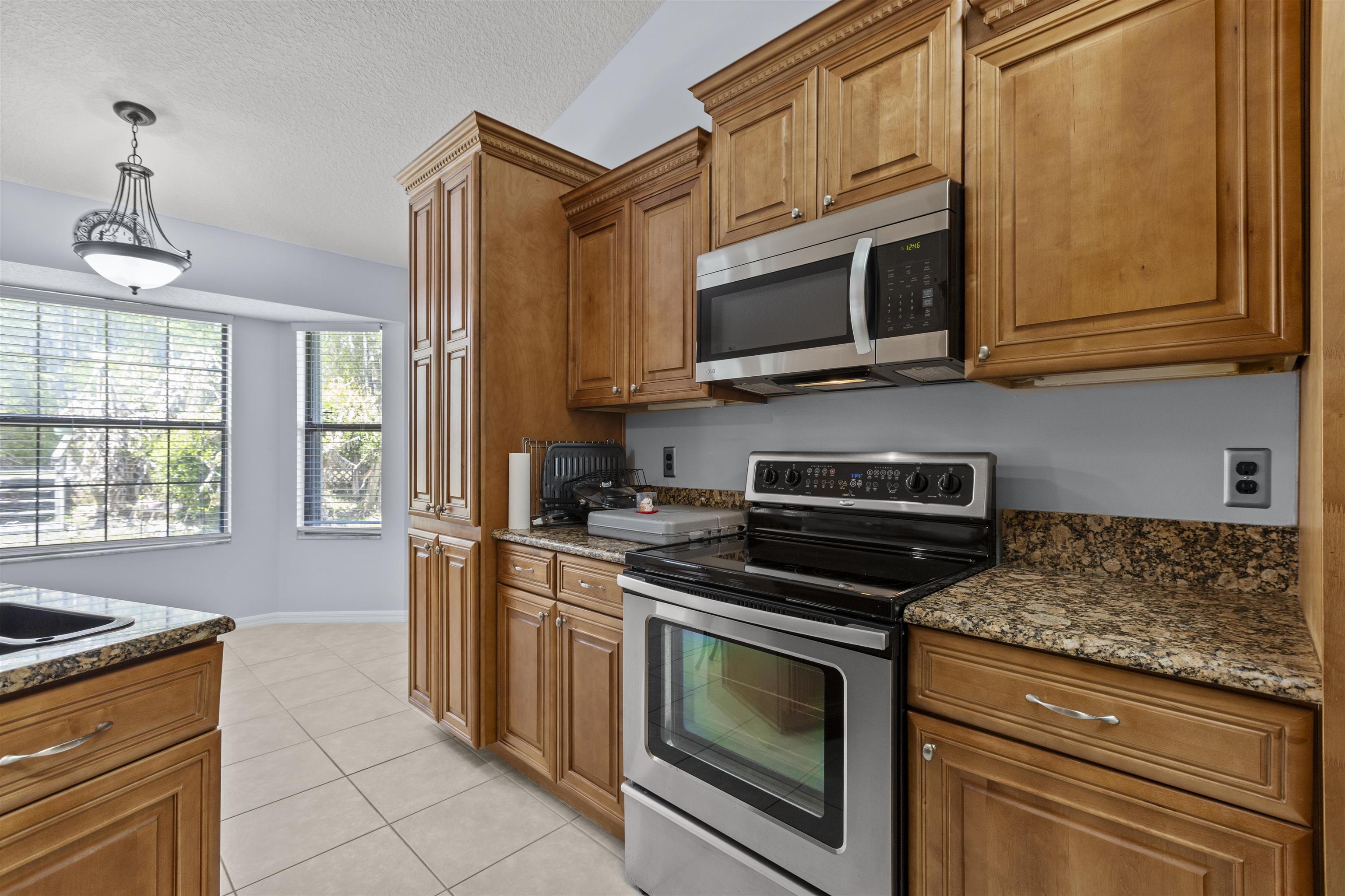 Image 17 of 40 For 4025 Red Pine Lane