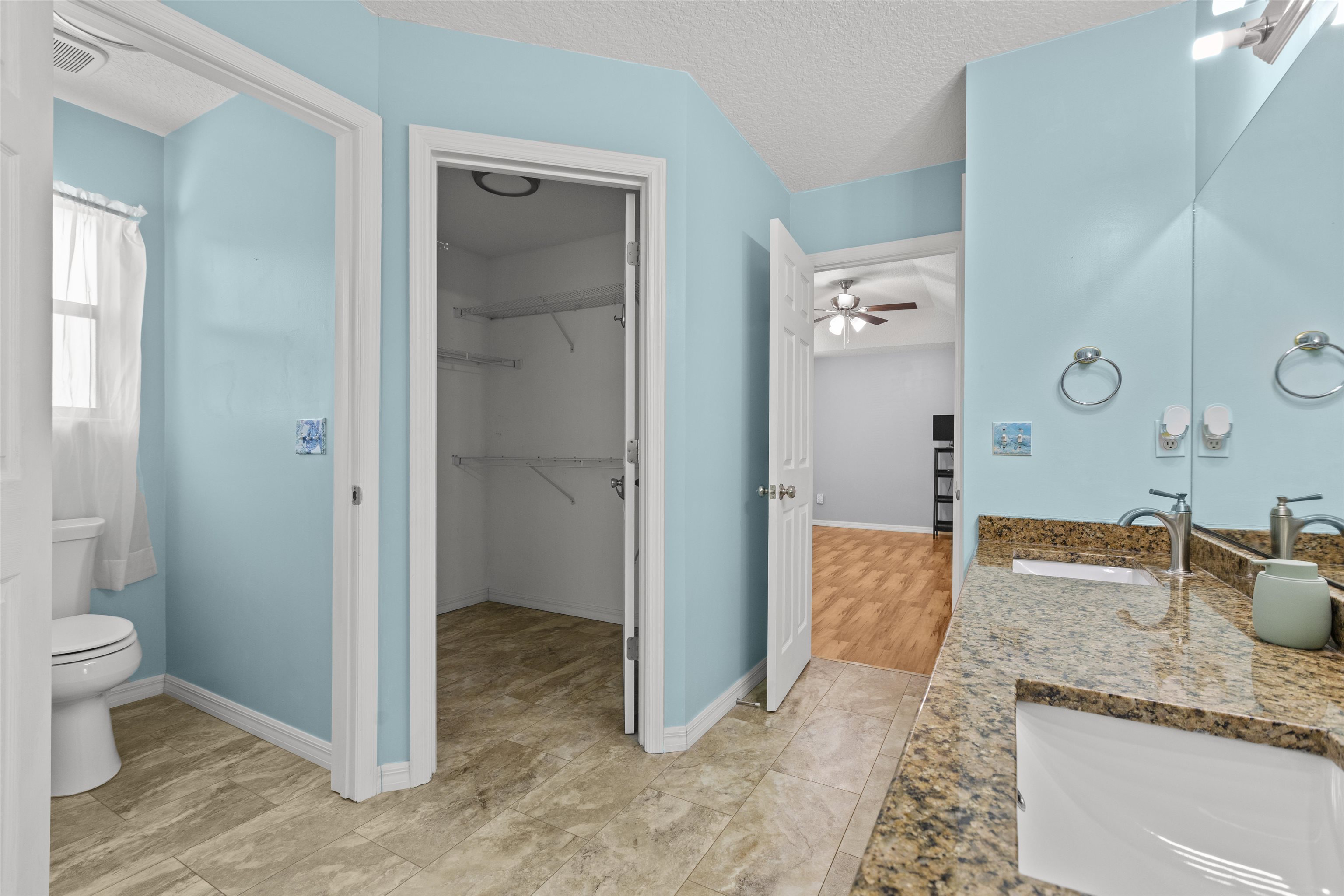 Image 23 of 40 For 4025 Red Pine Lane