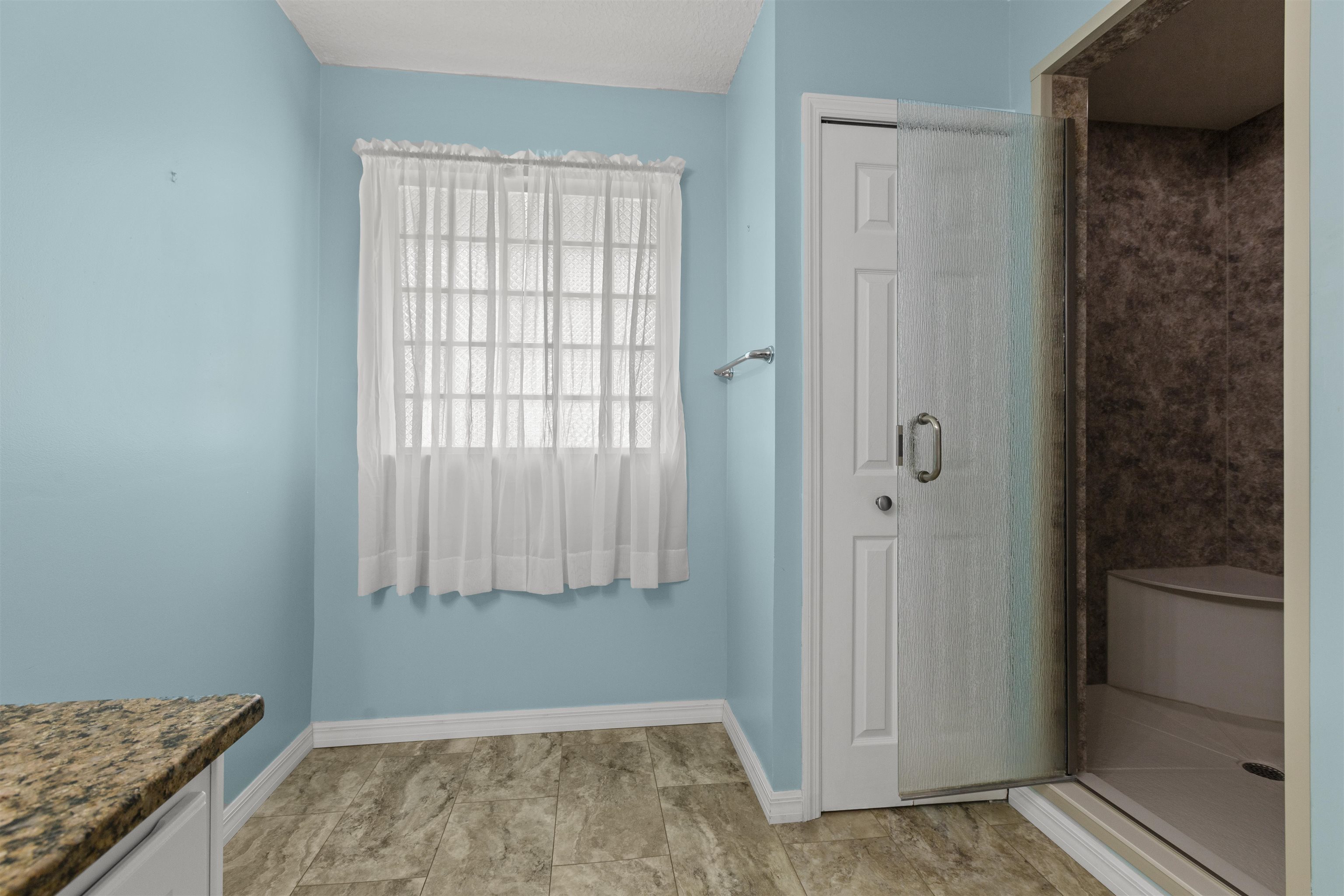 Image 24 of 40 For 4025 Red Pine Lane