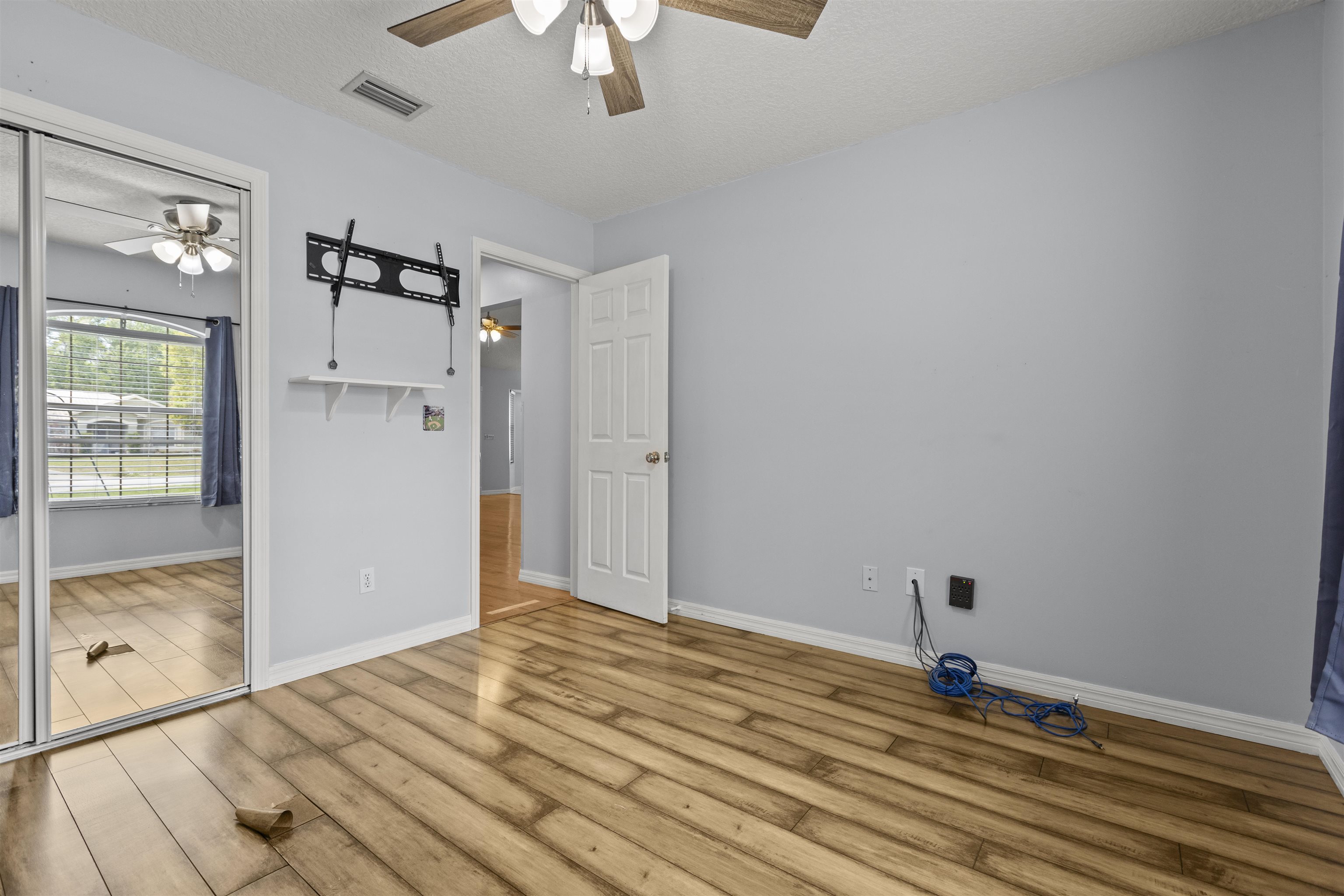 Image 29 of 40 For 4025 Red Pine Lane