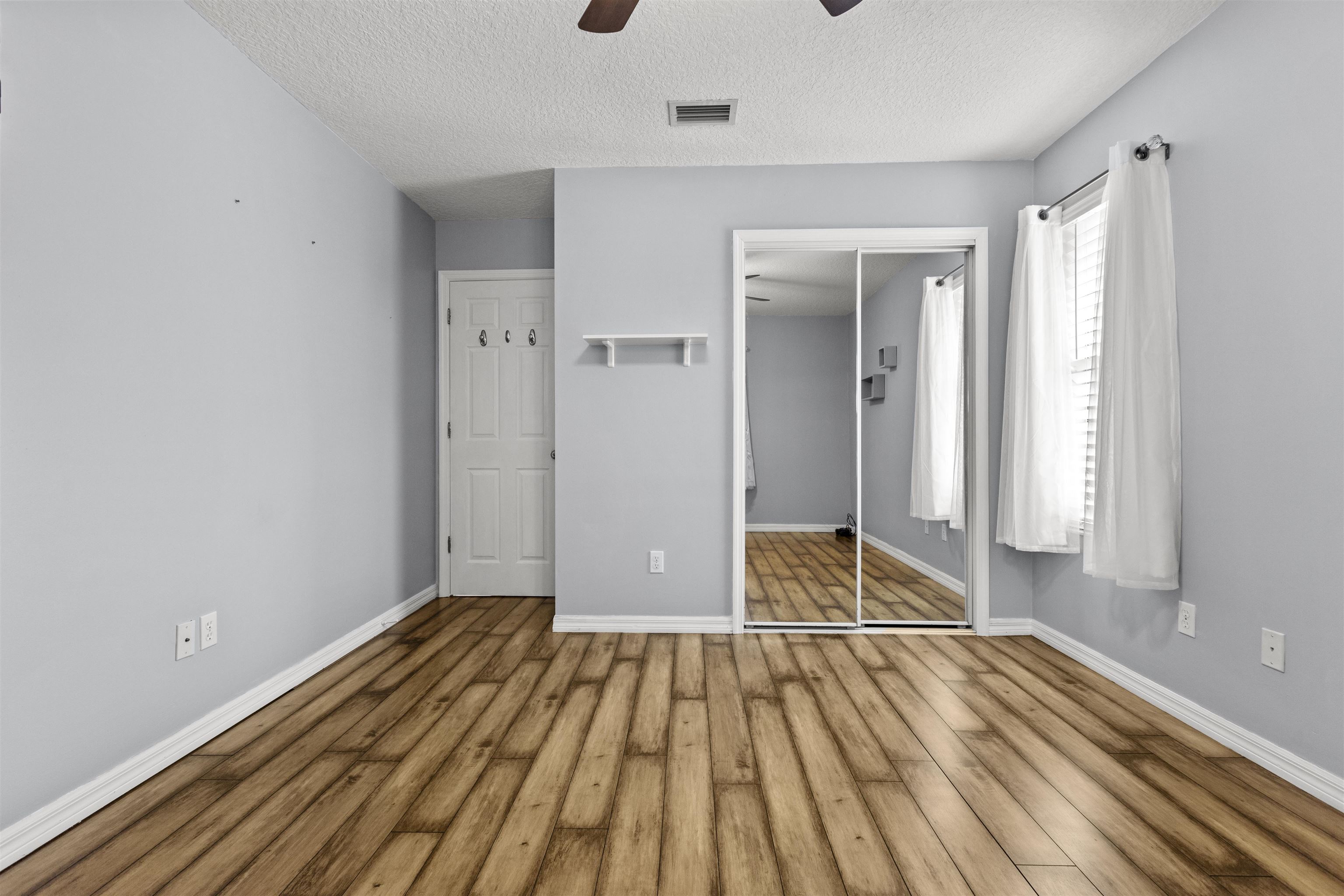 Image 32 of 40 For 4025 Red Pine Lane