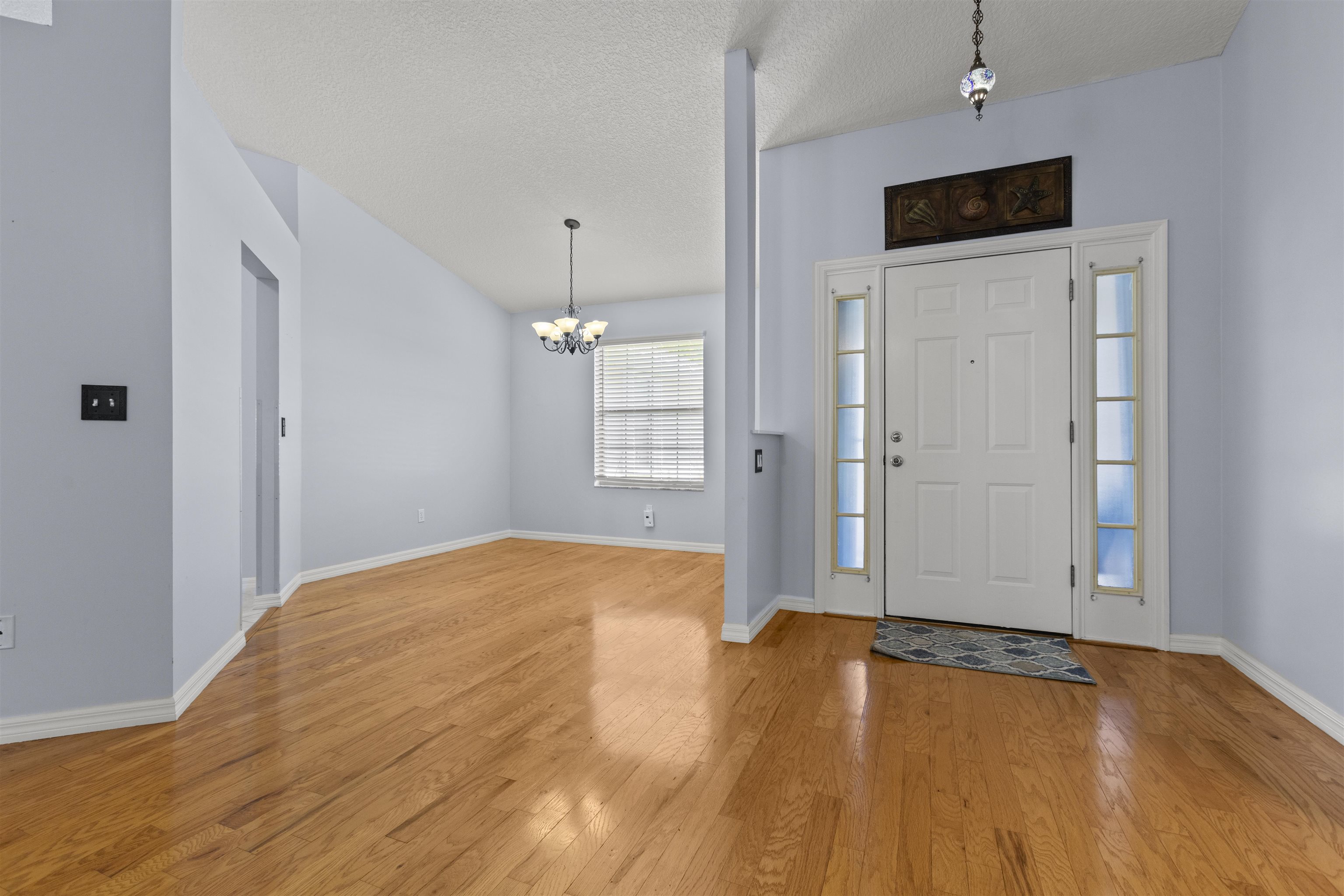 Image 5 of 40 For 4025 Red Pine Lane