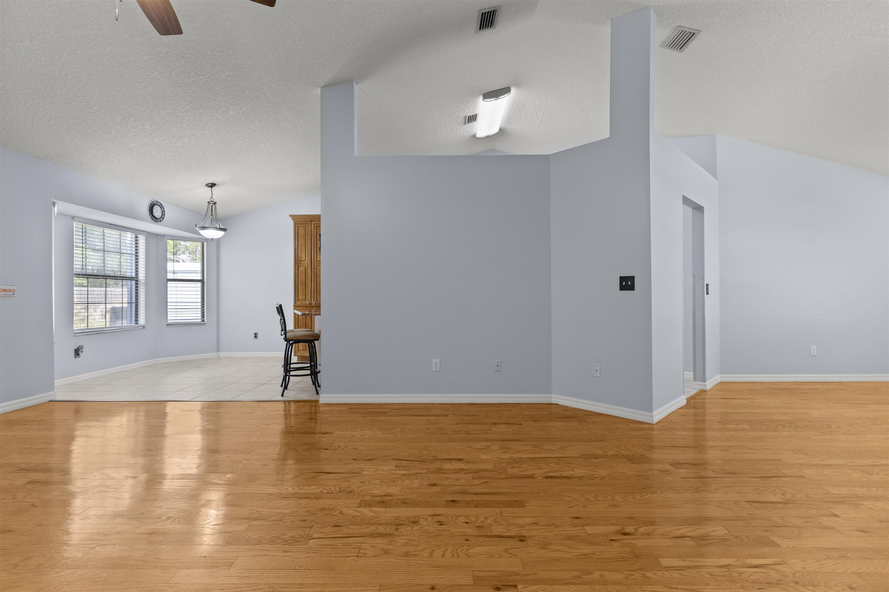 Image 9 of 40 For 4025 Red Pine Lane