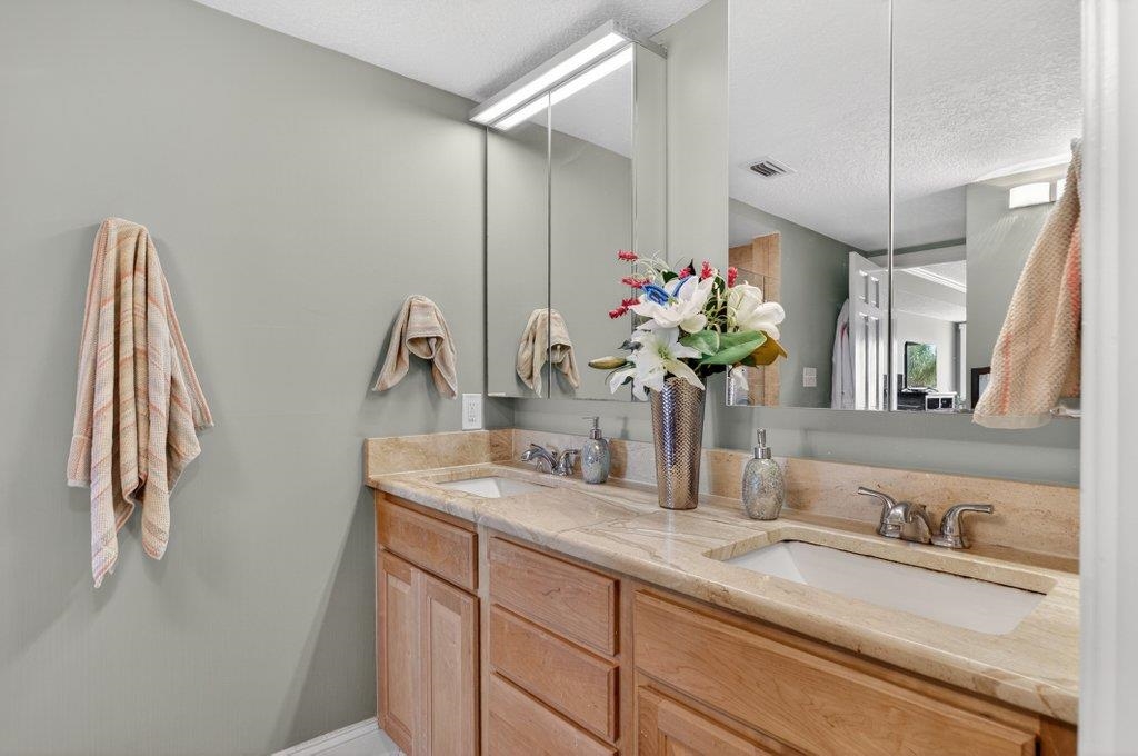 Image 50 of 57 For 6170 A1a #215 S