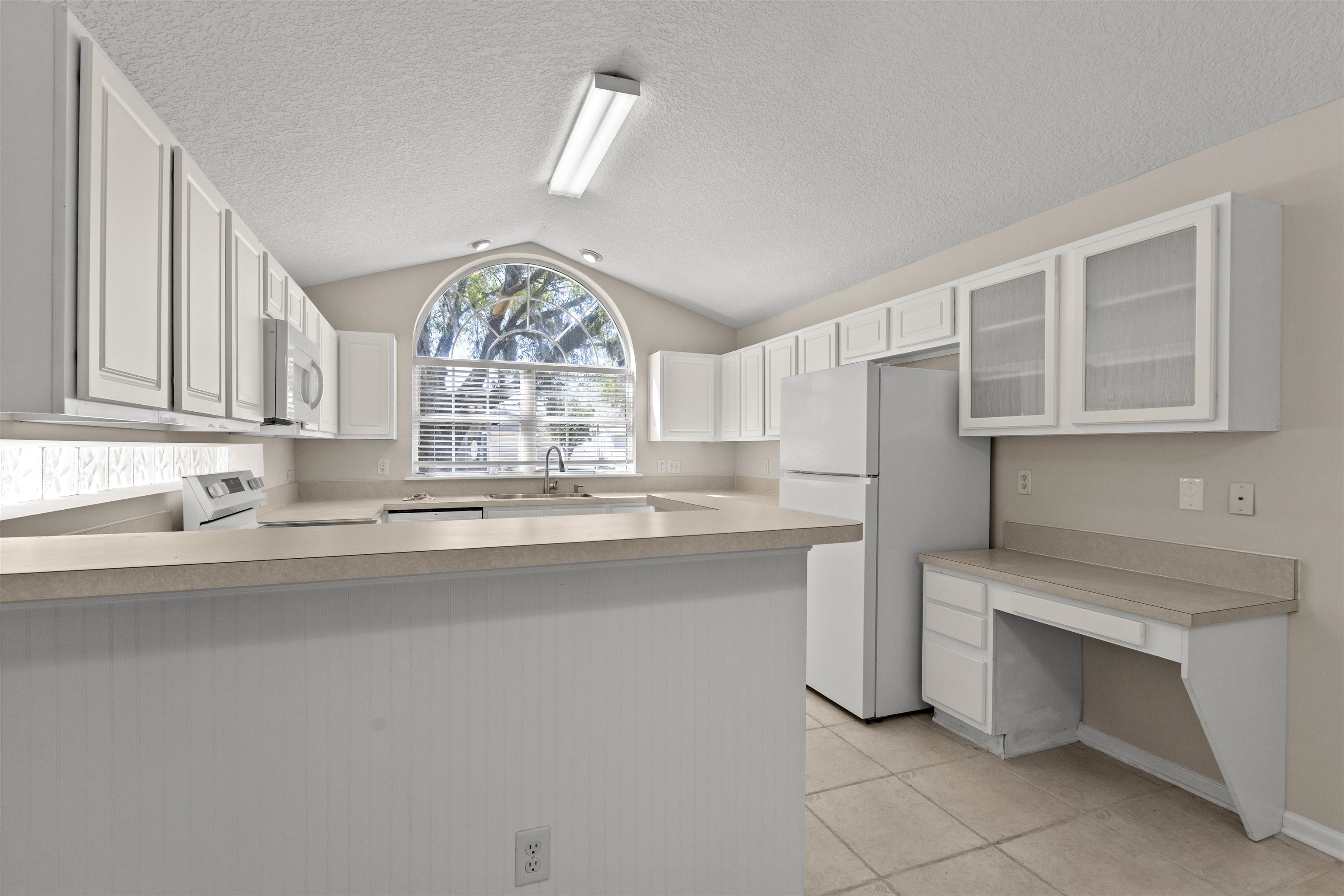 Image 13 of 39 For 428 Chamberlain Dr