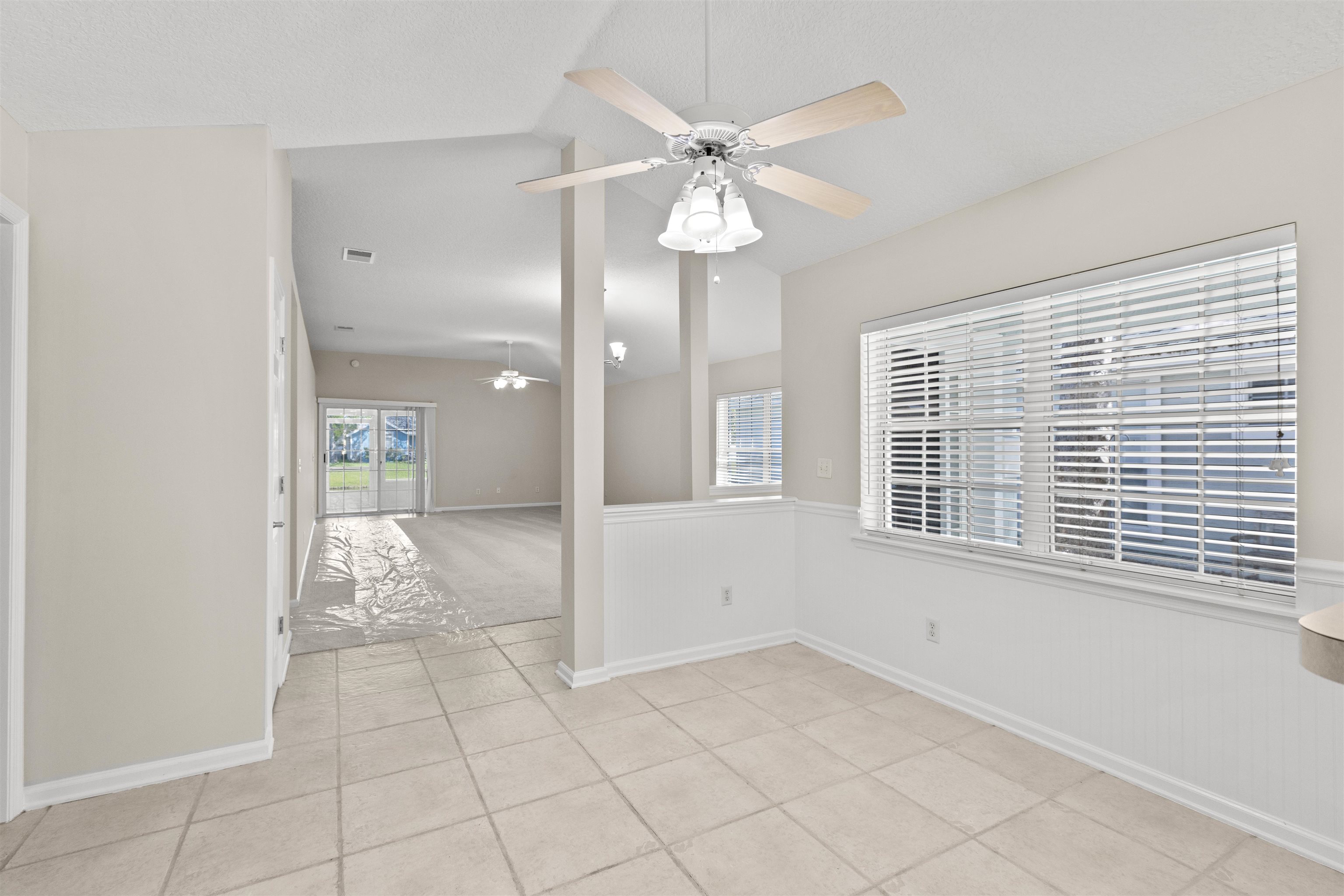 Image 14 of 39 For 428 Chamberlain Dr