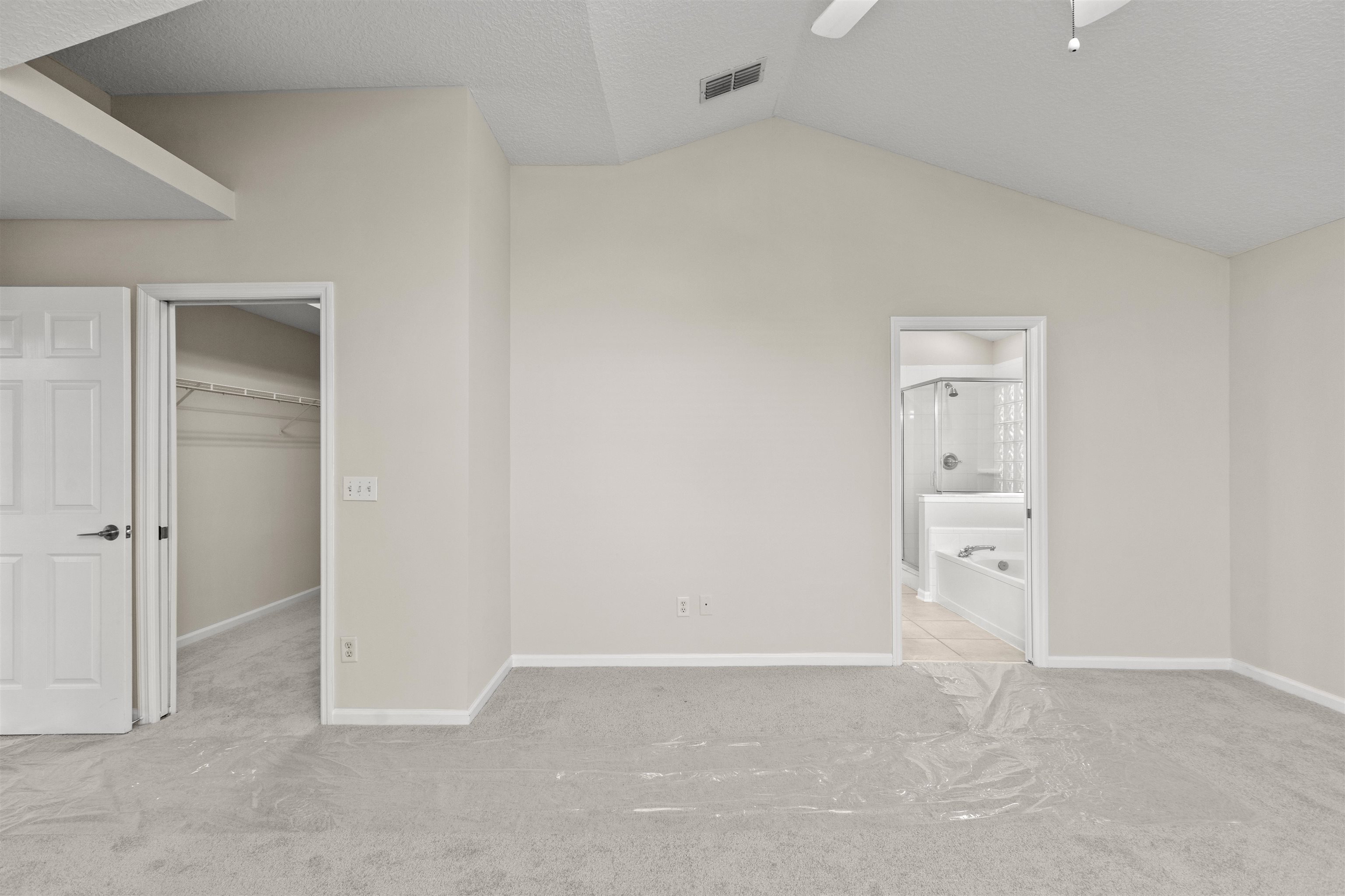 Image 17 of 39 For 428 Chamberlain Dr