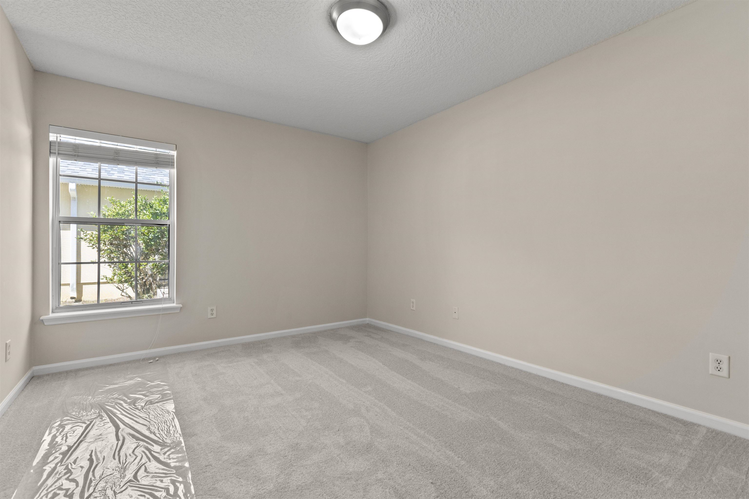 Image 23 of 39 For 428 Chamberlain Dr