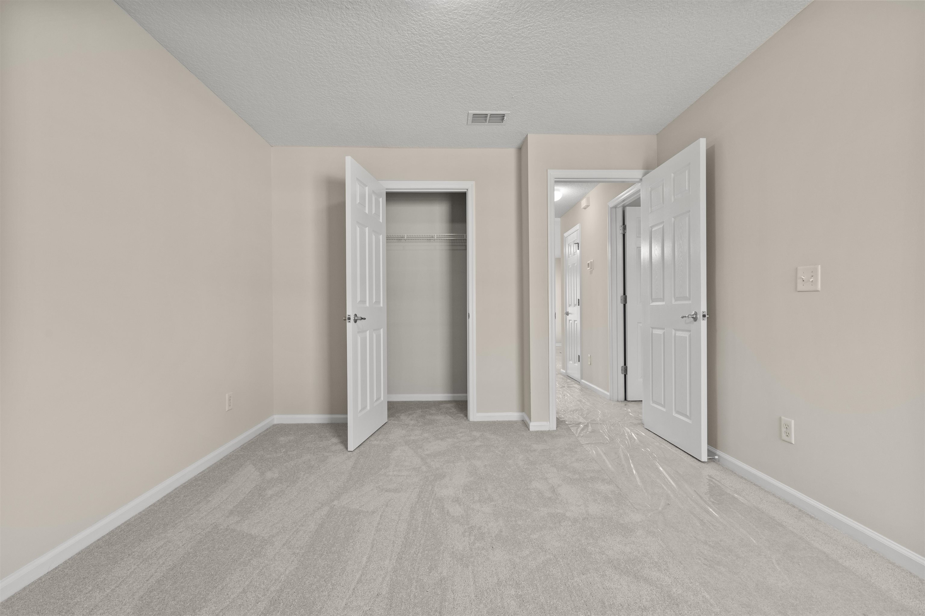 Image 24 of 39 For 428 Chamberlain Dr