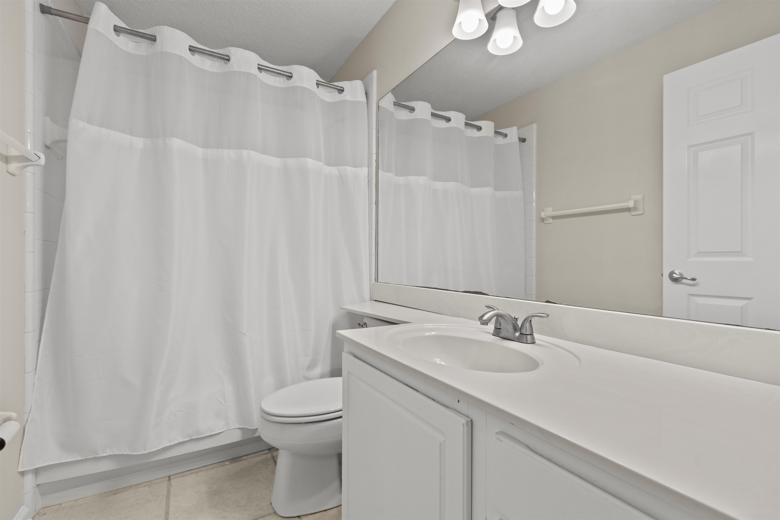 Image 25 of 39 For 428 Chamberlain Dr