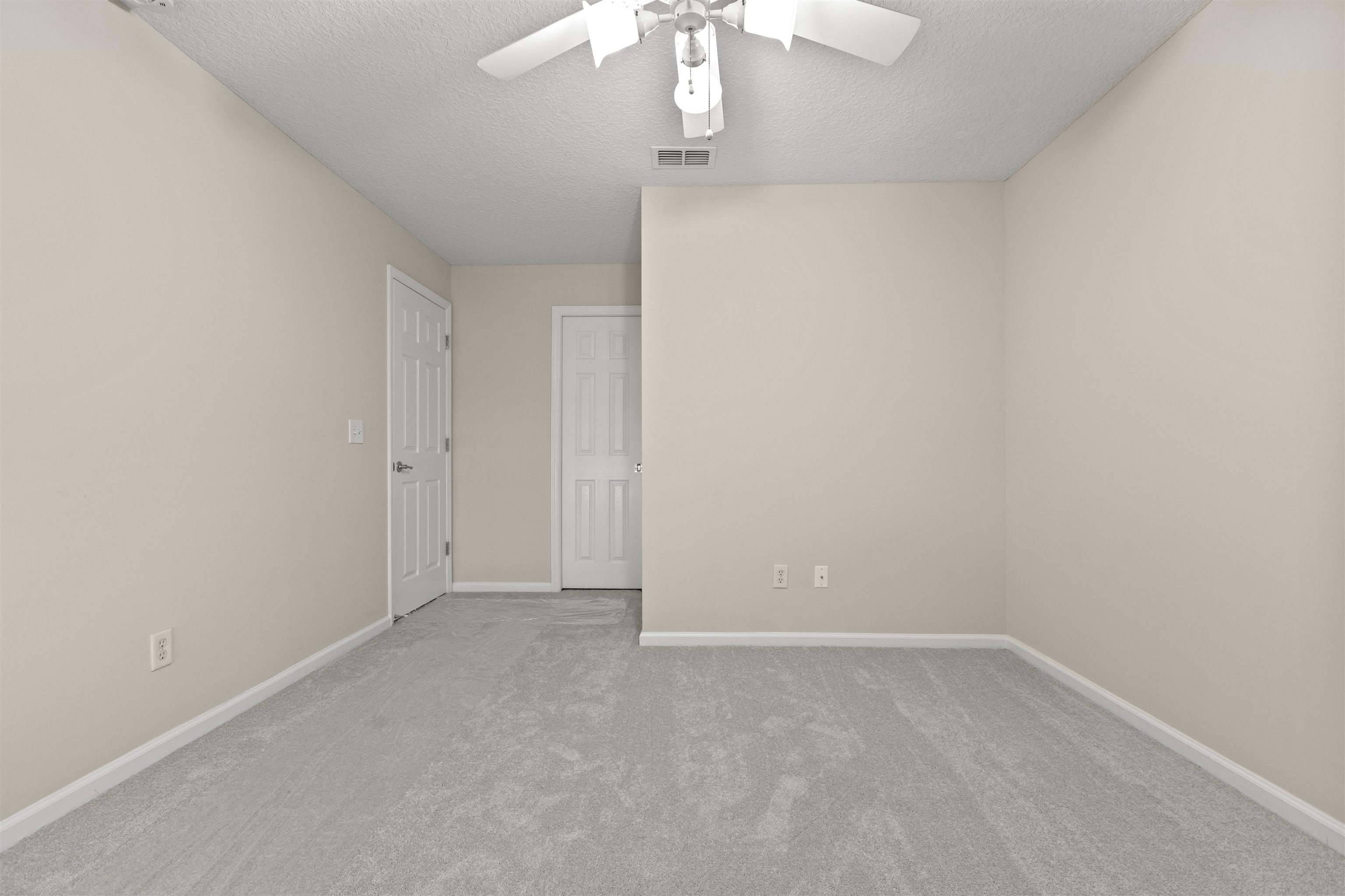 Image 28 of 39 For 428 Chamberlain Dr