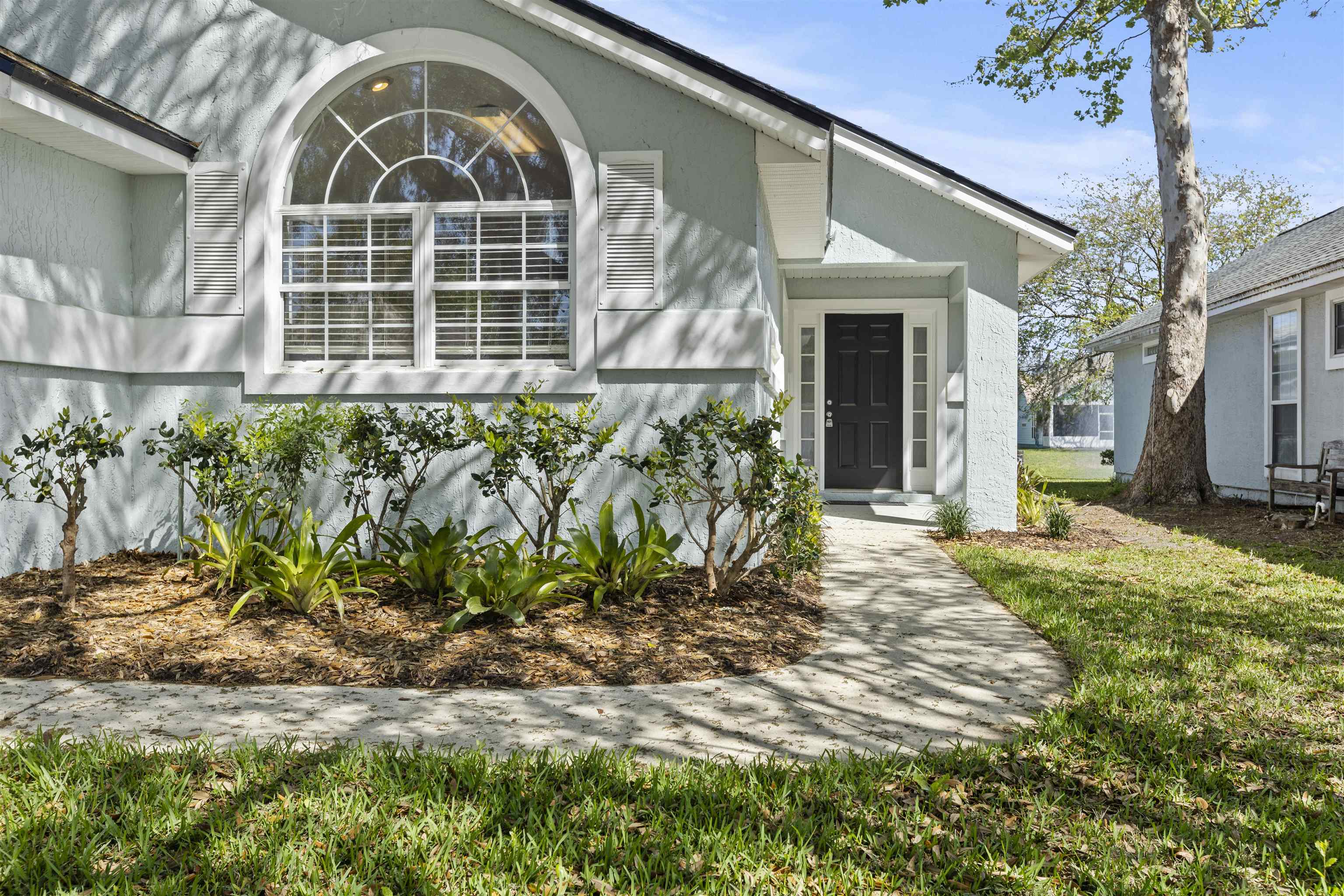 Image 3 of 39 For 428 Chamberlain Dr