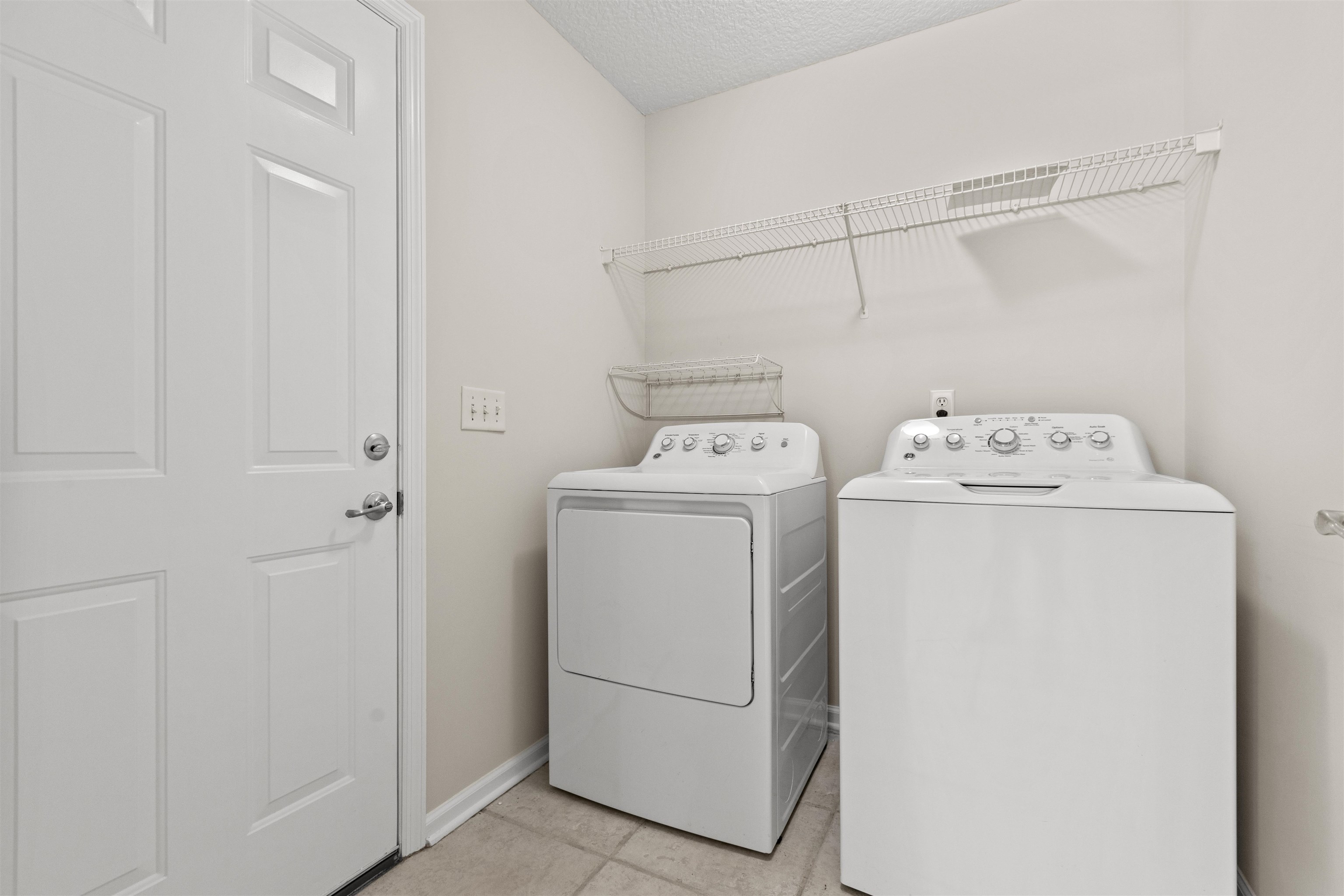 Image 32 of 39 For 428 Chamberlain Dr