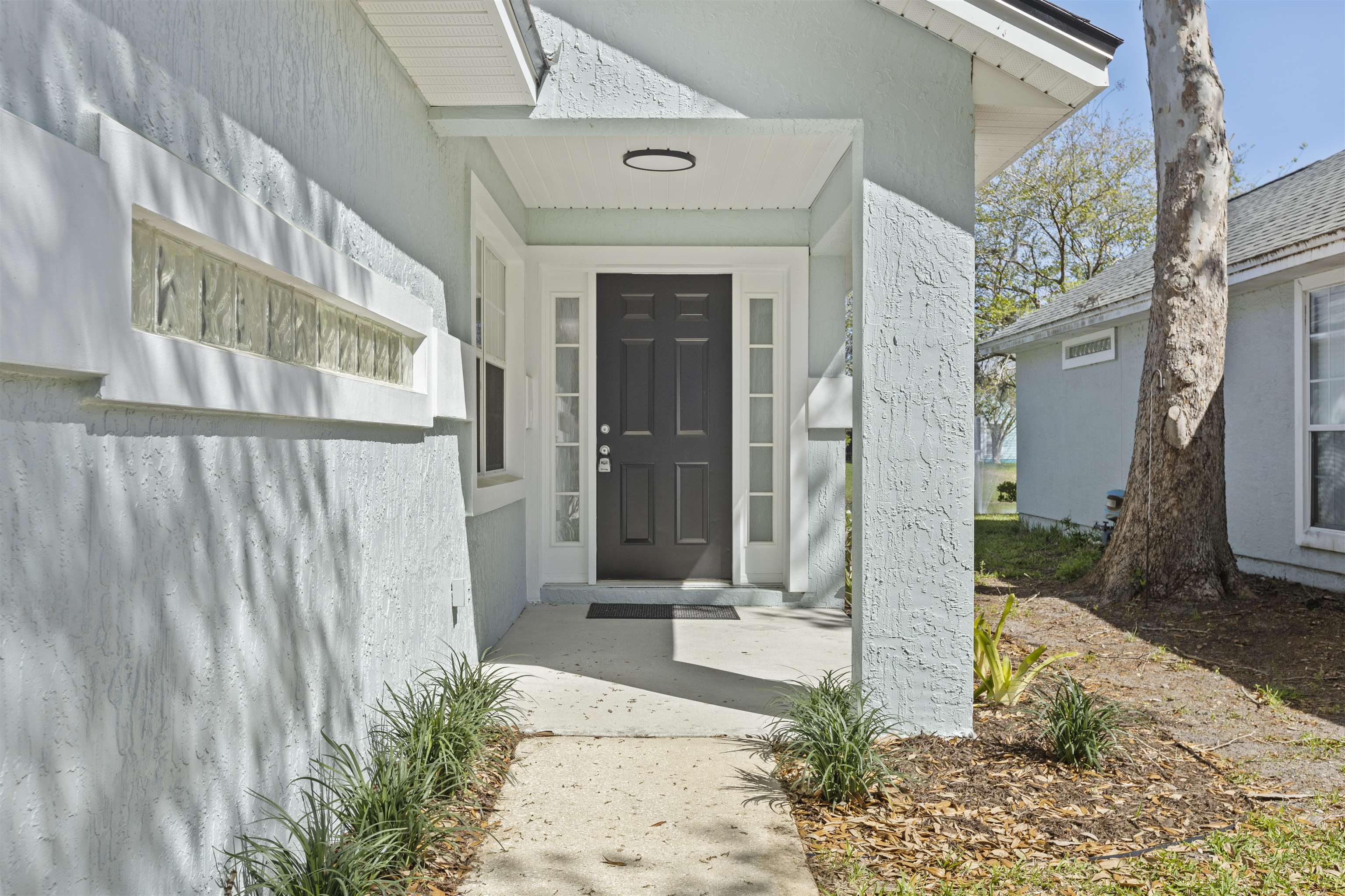 Image 4 of 39 For 428 Chamberlain Dr