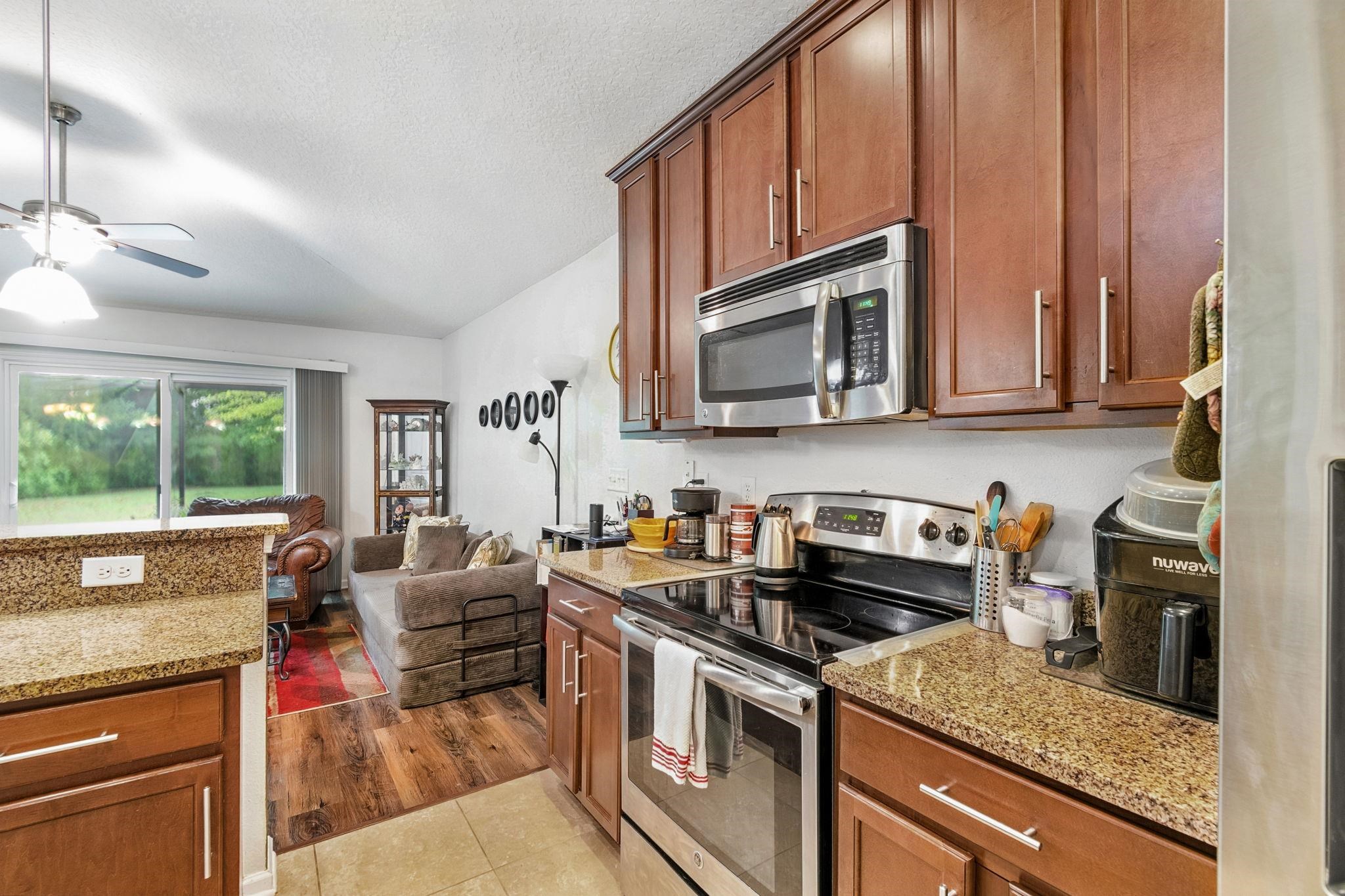 Image 18 of 53 For 187 Timberwood Dr