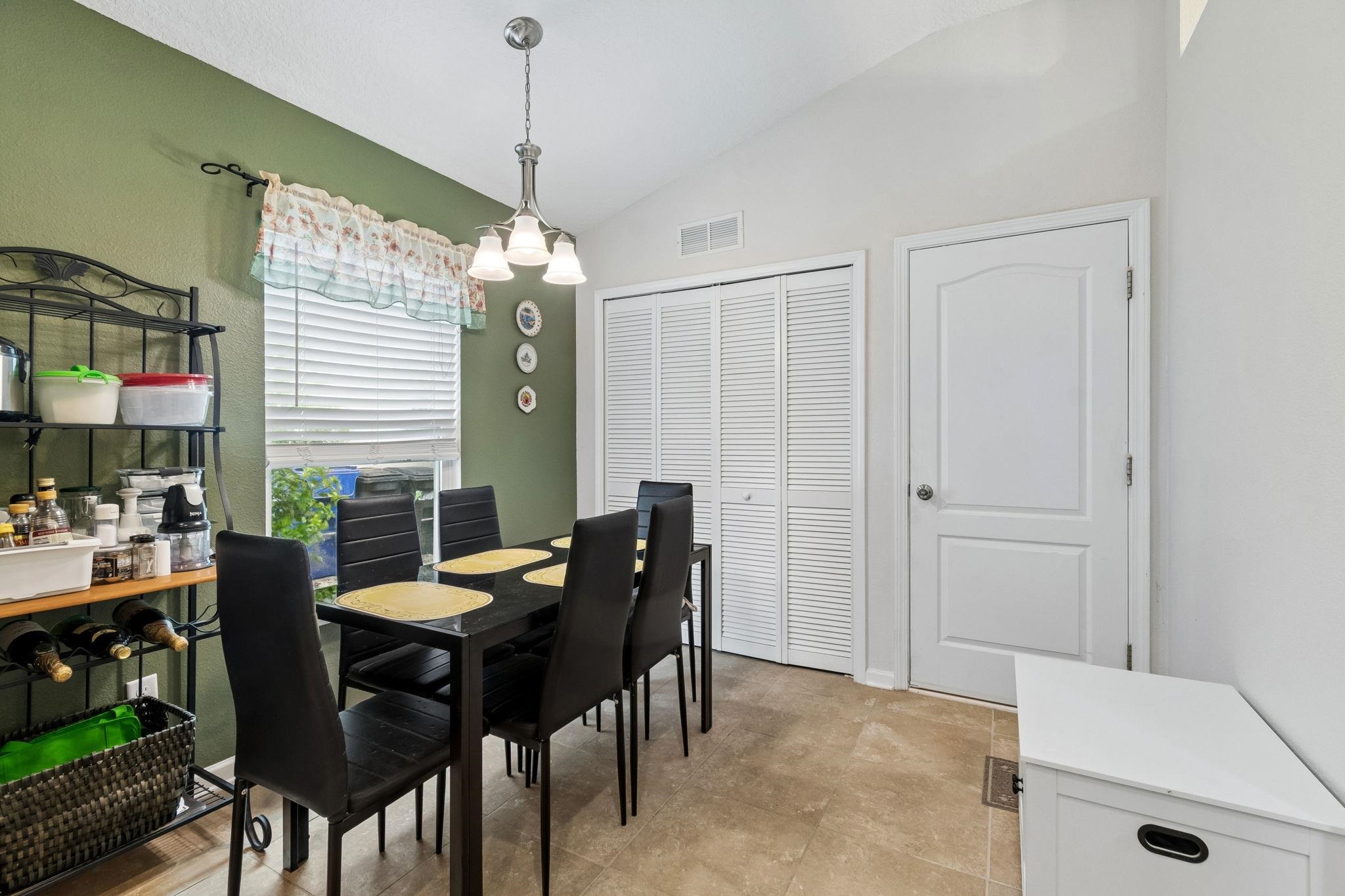 Image 21 of 53 For 187 Timberwood Dr