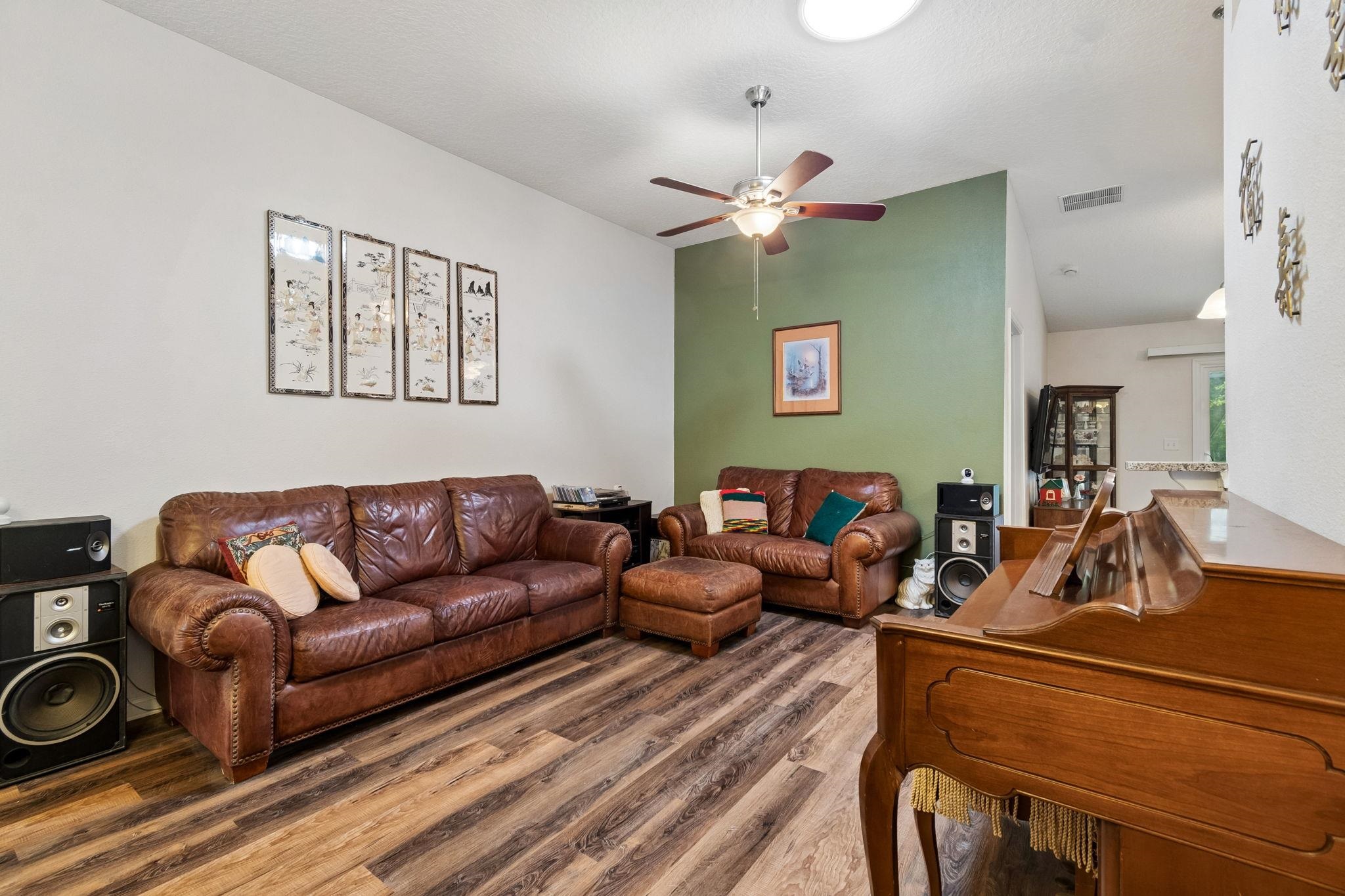 Image 5 of 53 For 187 Timberwood Dr