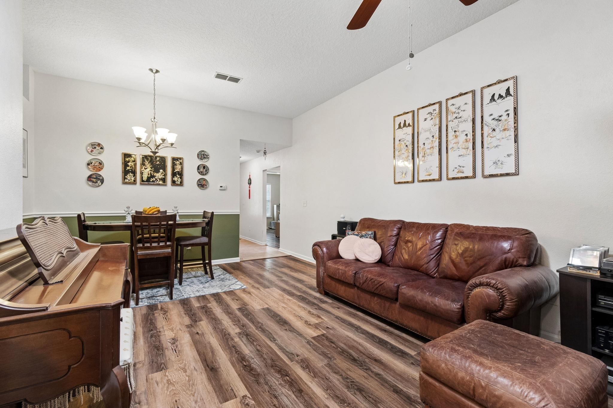 Image 6 of 53 For 187 Timberwood Dr