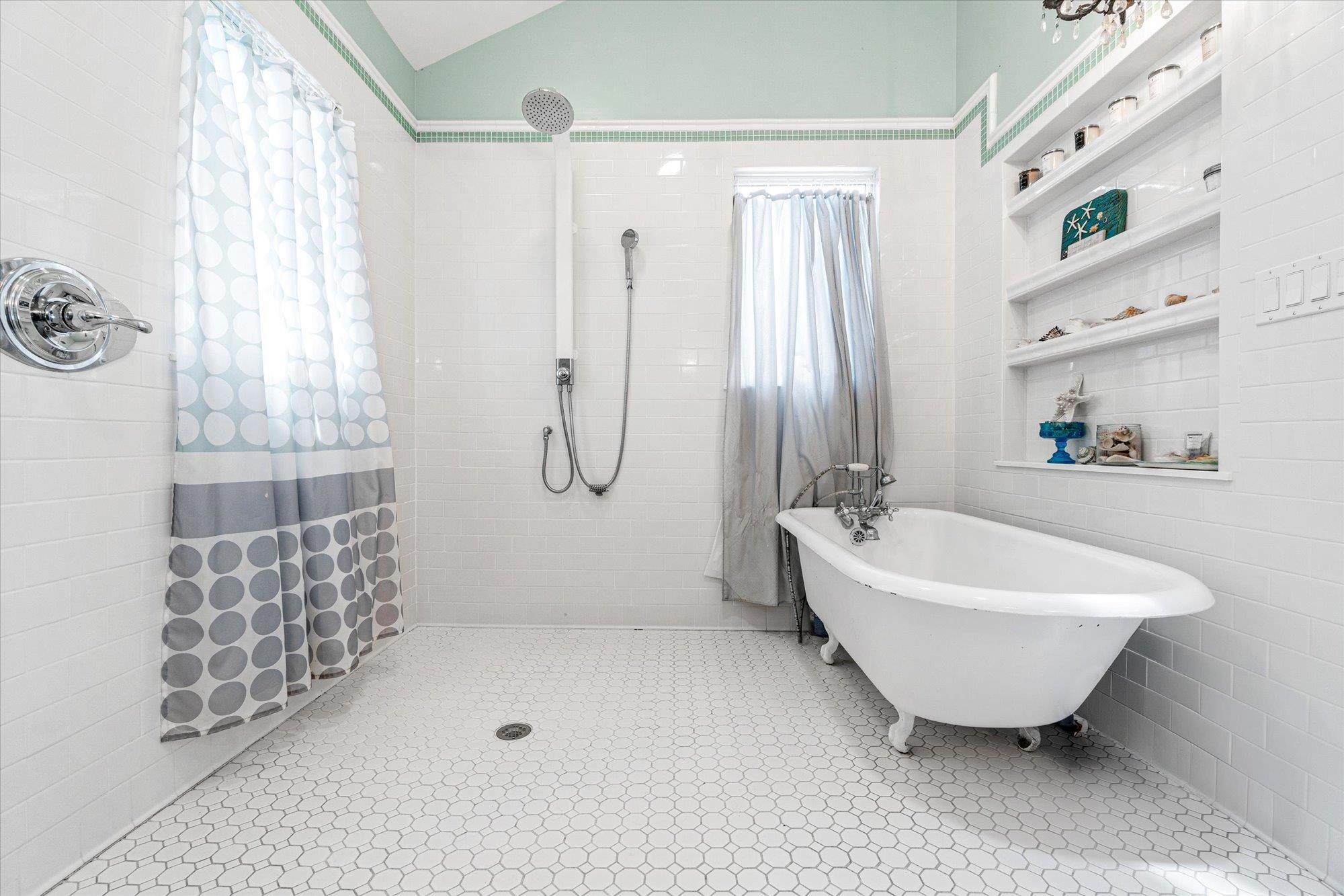 Image 22 of 52 For 68 Kings Ferry Way