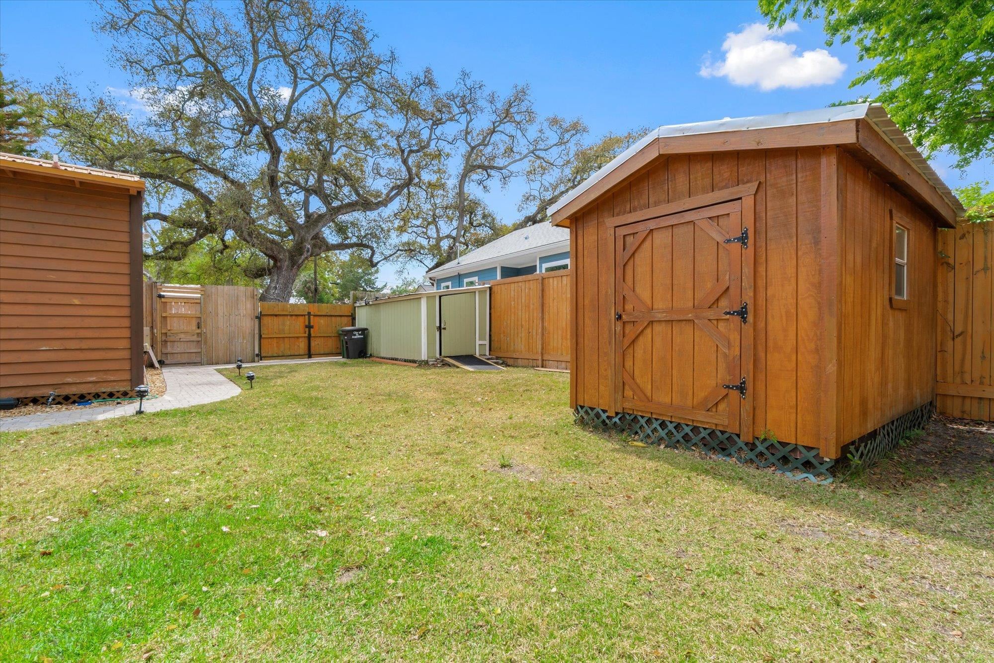 Image 33 of 52 For 68 Kings Ferry Way