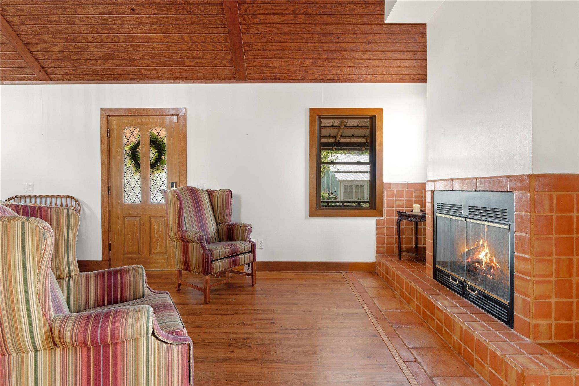 Image 4 of 52 For 68 Kings Ferry Way