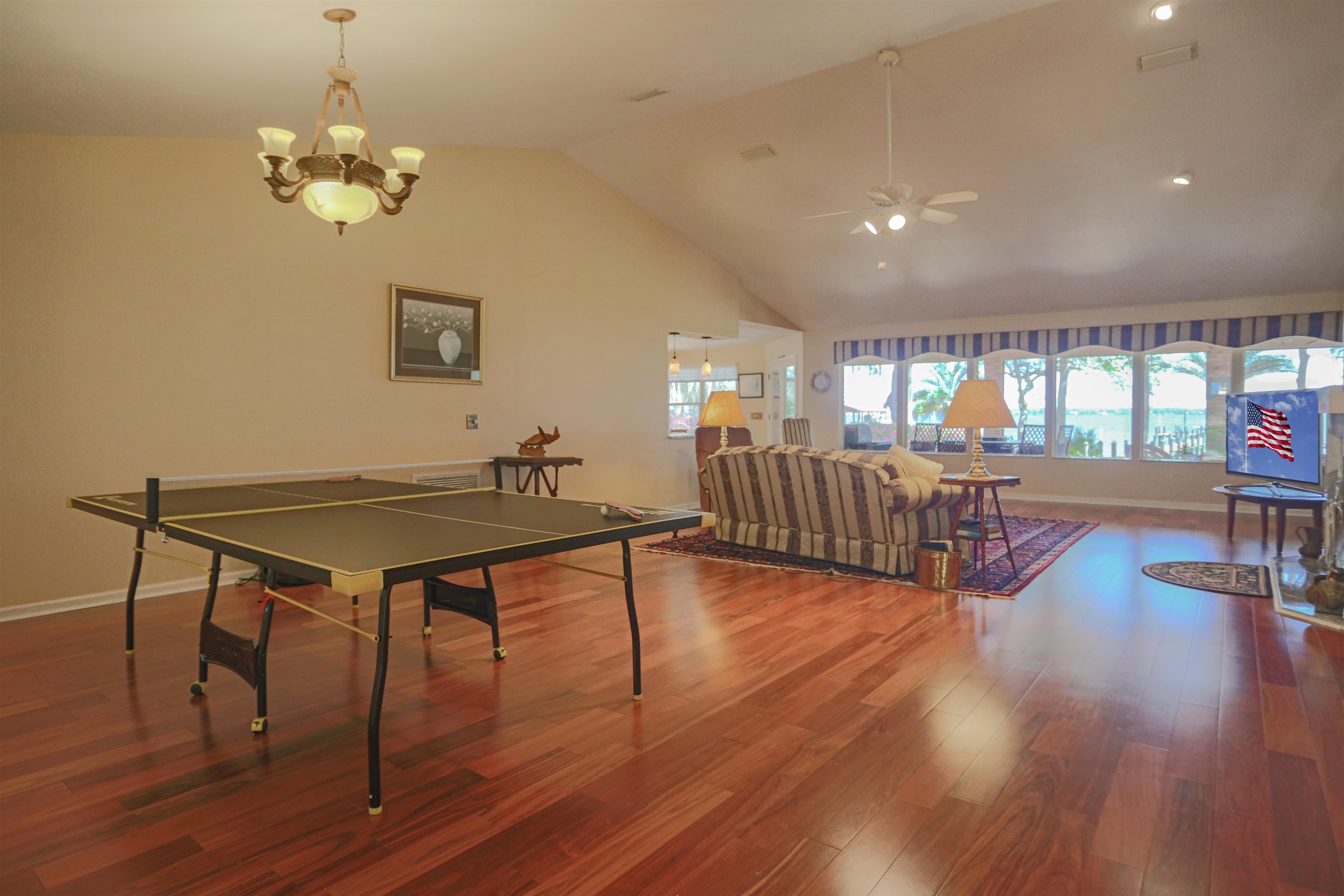 Image 21 of 94 For 524 Cedar Creek Rd